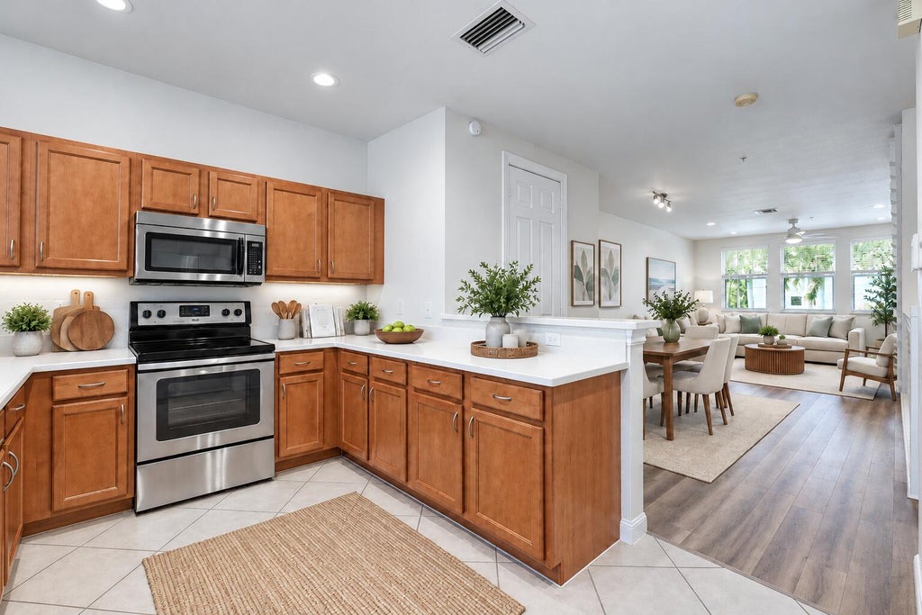 Photo of 430 AMADOR Lane #6, West Palm Beach, FL 33401 (MLS # B26086261)