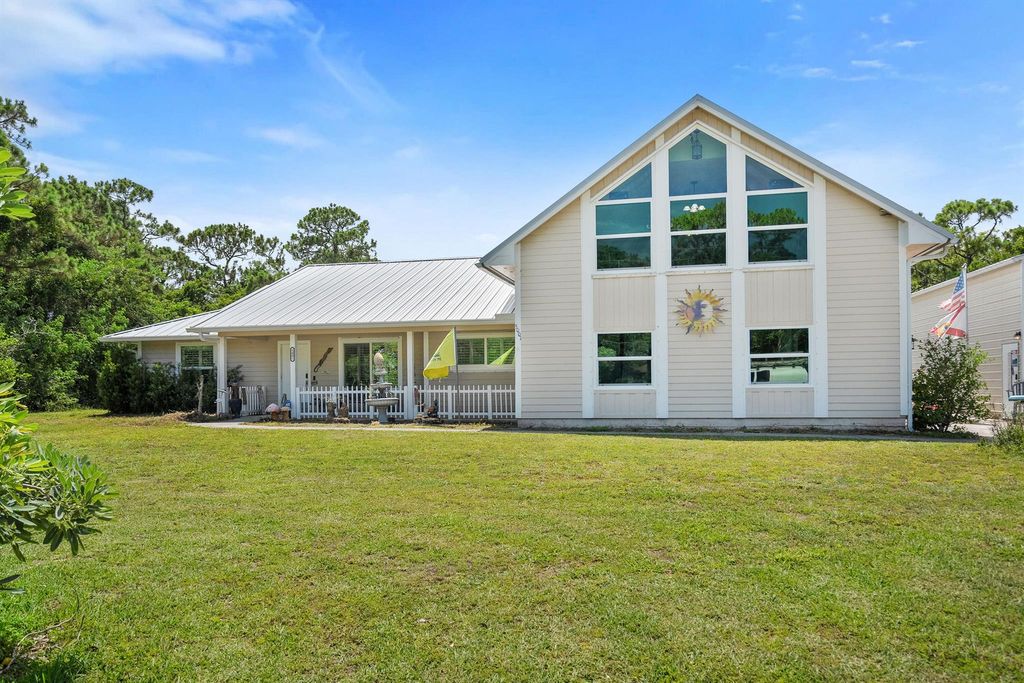 Photo of 5001 Silver Oak Drive, Fort Pierce, FL 34982 (MLS # R11094909)