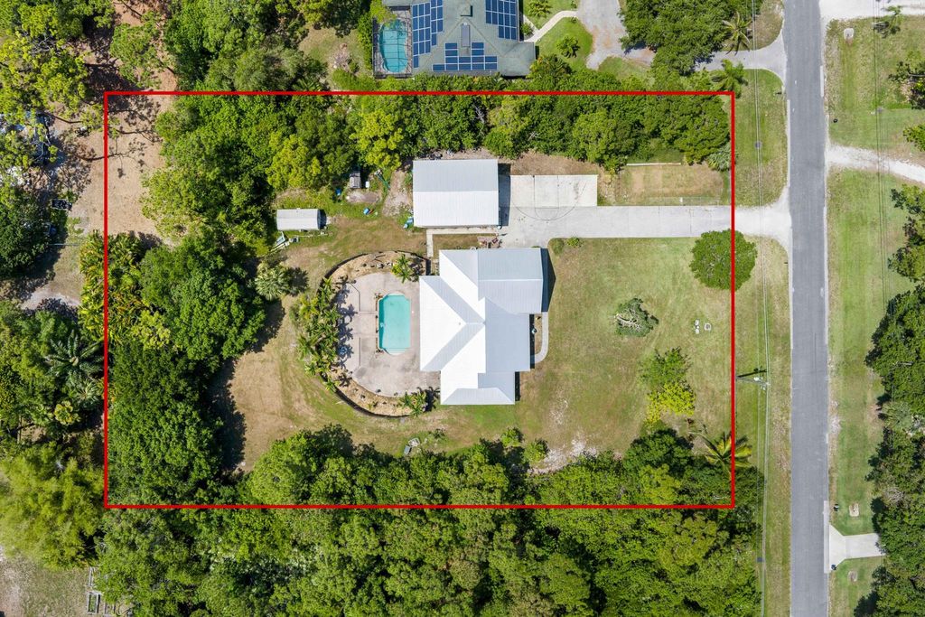 Photo of 5001 Silver Oak Drive, Fort Pierce, FL 34982 (MLS # R11094909)