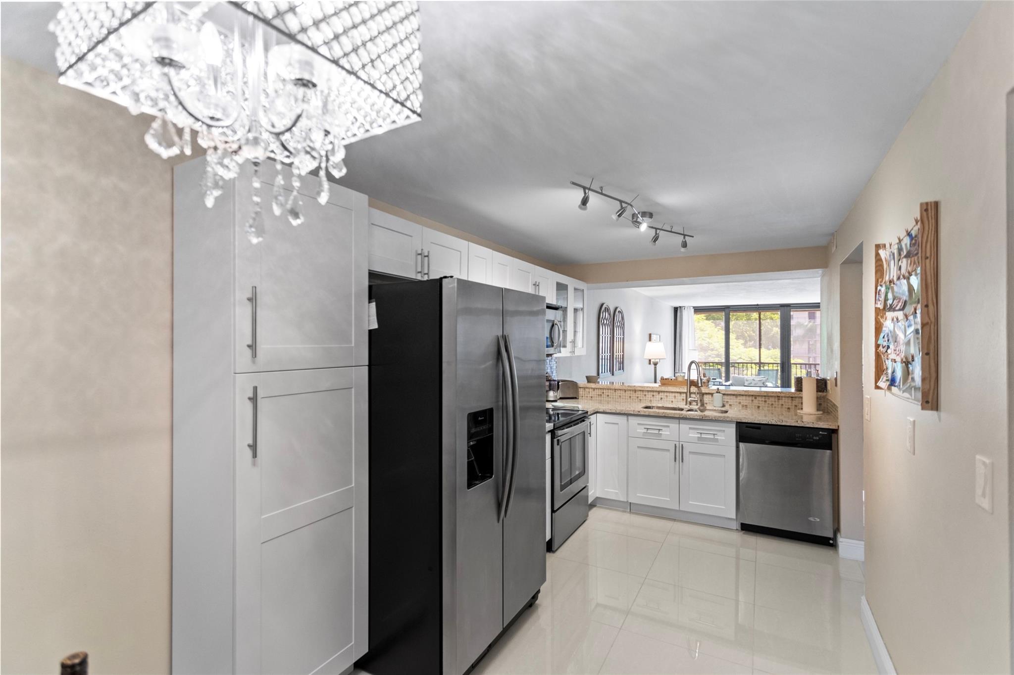 16 Royal Palm Way 302