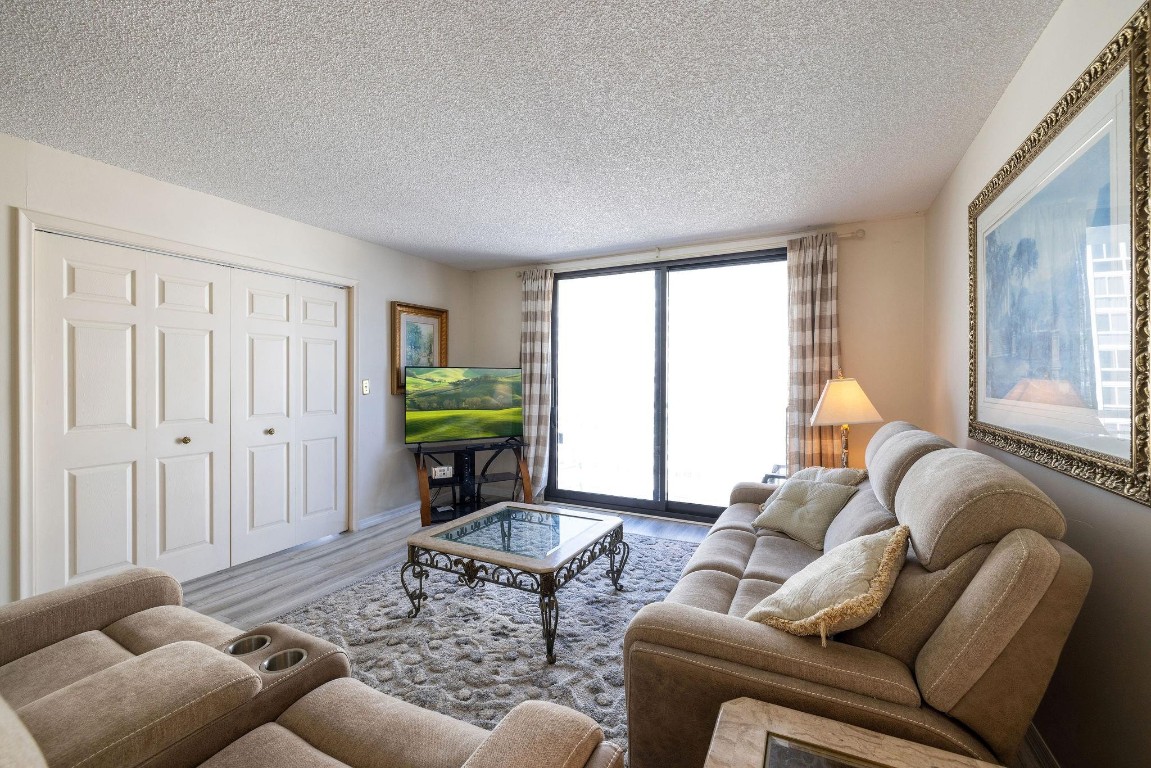 3100 NE 48th Street 609