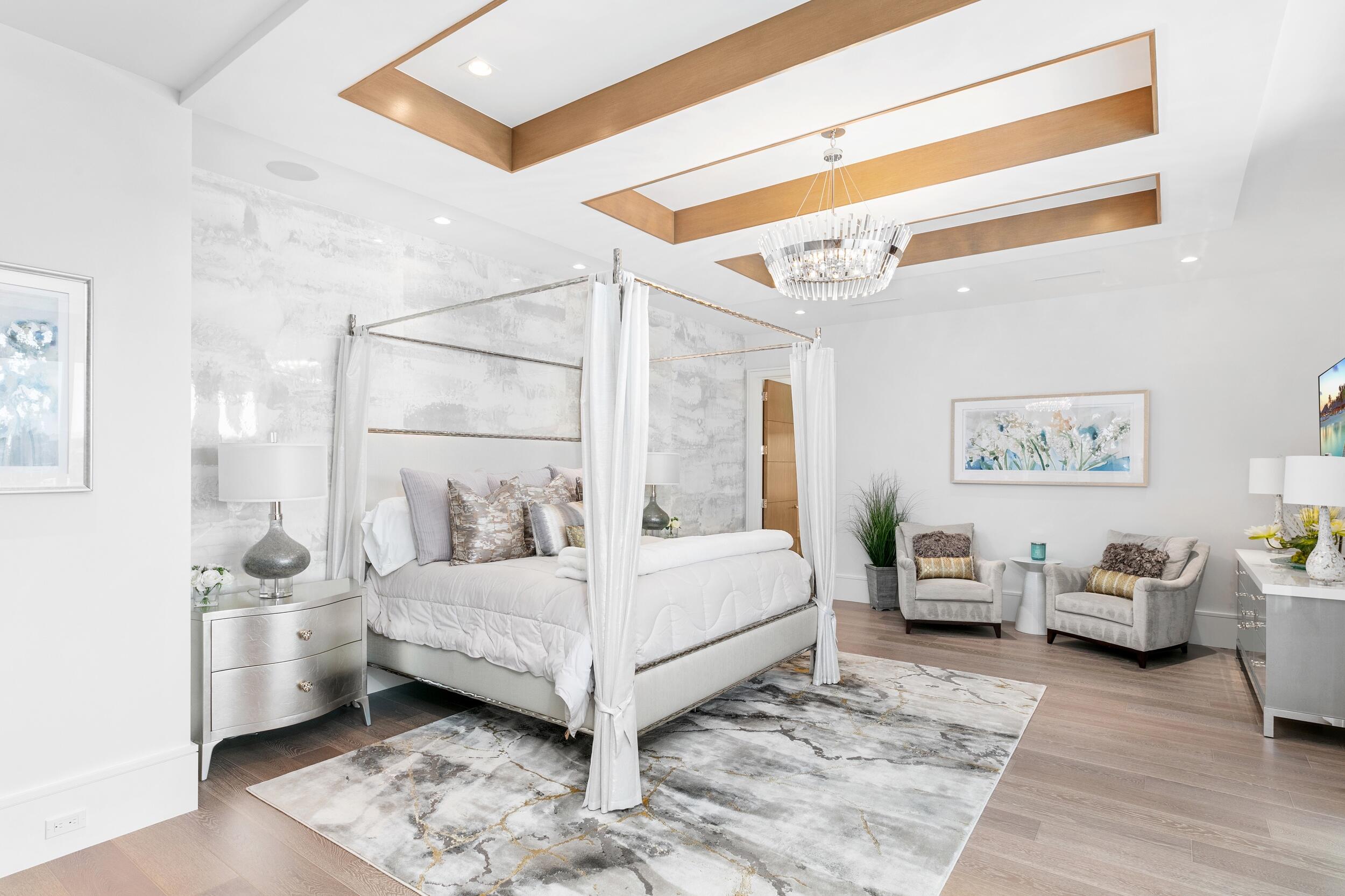 ROYAL PALM YACHT & COUNTRY CLUB - Residential