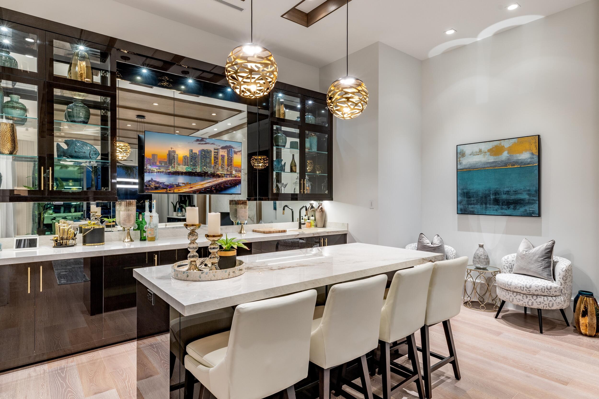 ROYAL PALM YACHT & COUNTRY CLUB - Residential