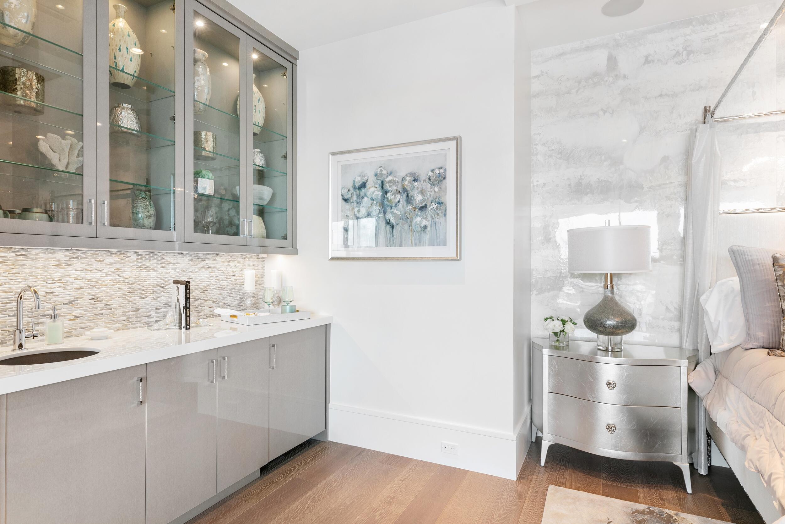 ROYAL PALM YACHT & COUNTRY CLUB - Residential