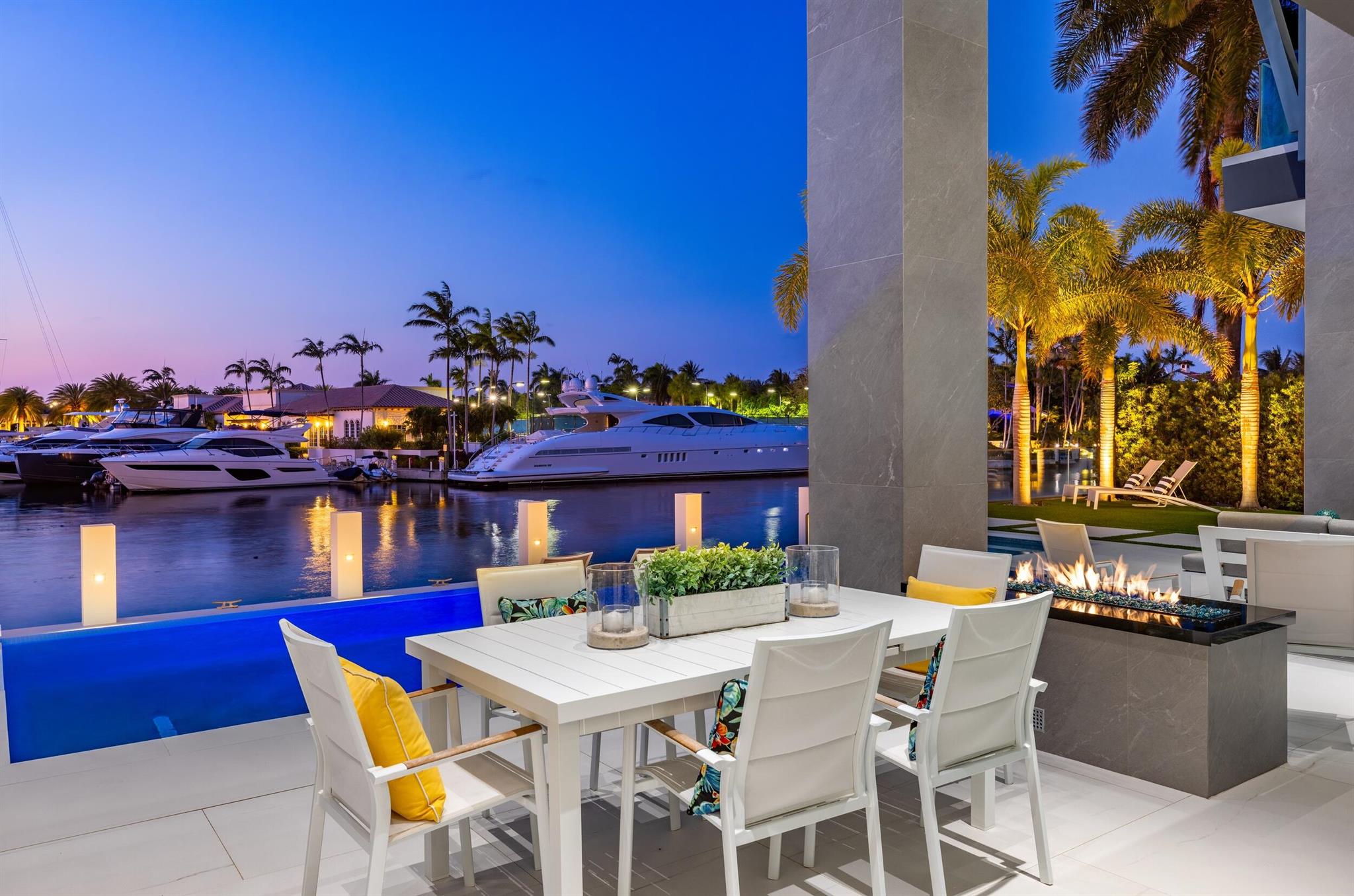 ROYAL PALM YACHT & COUNTR - Residential