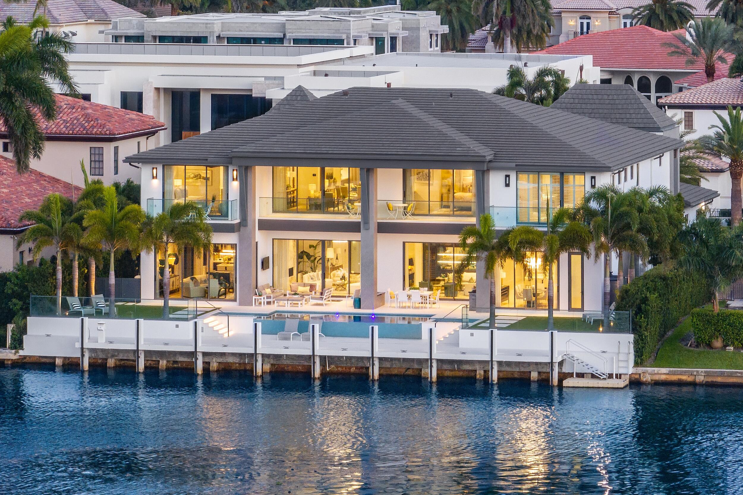 ROYAL PALM YACHT & COUNTRY CLUB - Residential