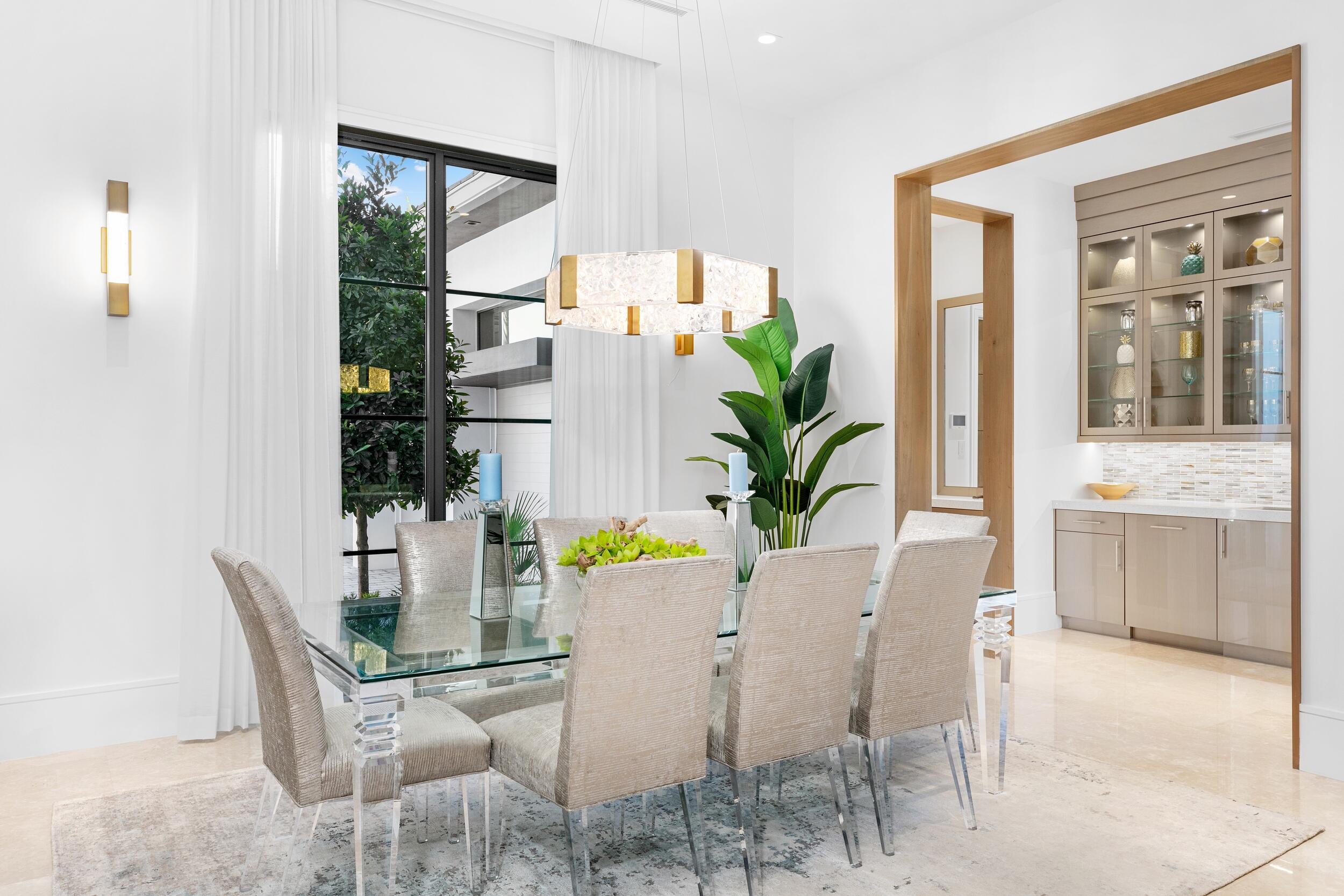 ROYAL PALM YACHT & COUNTRY CLUB - Residential