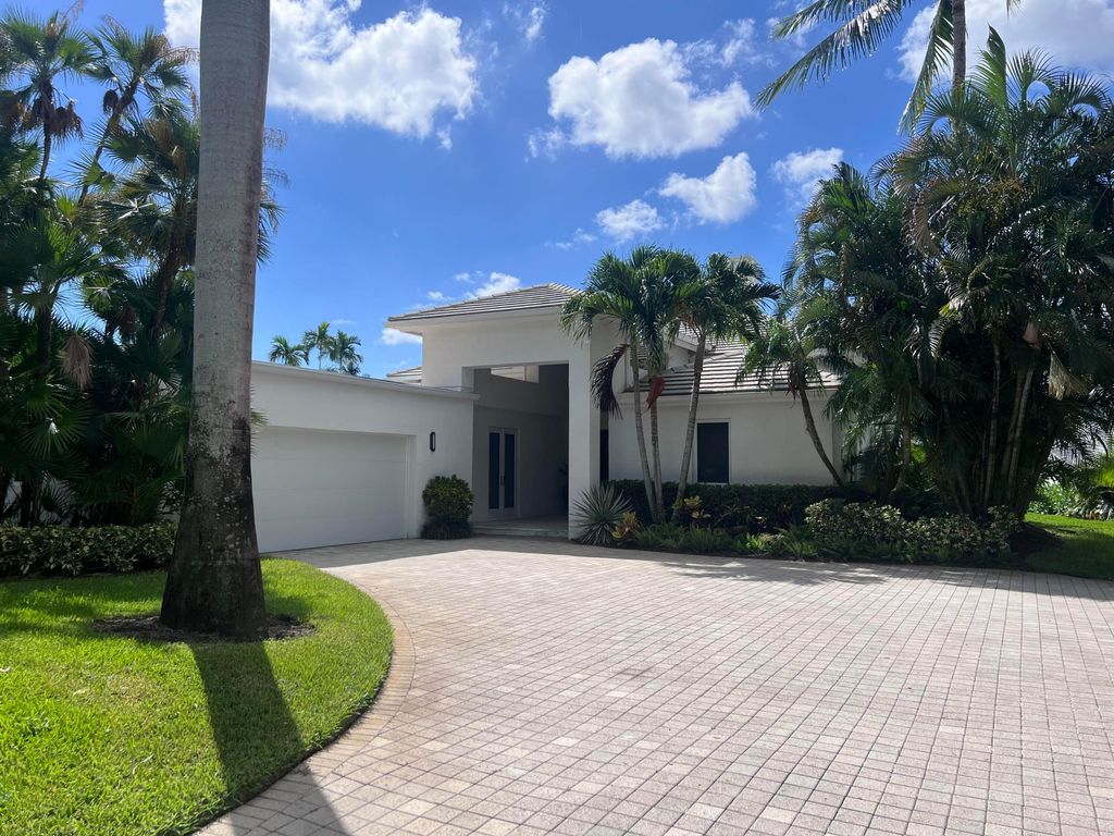 Photo of 1114 Crystal Drive, Palm Beach Gardens, FL 33418 (MLS # R11009230)