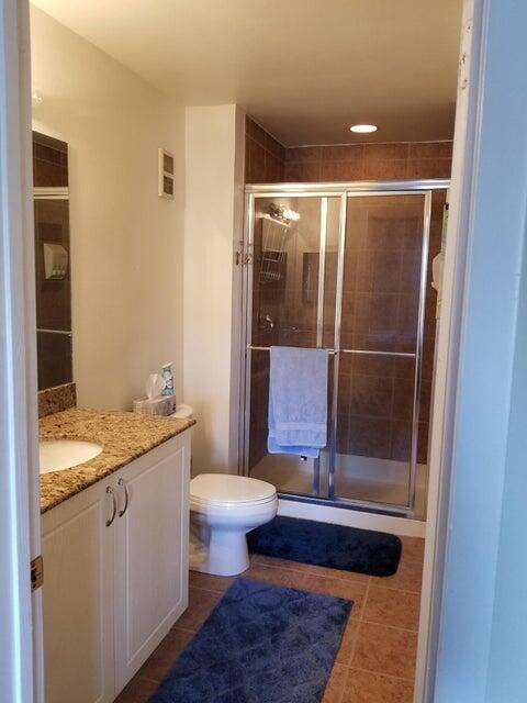 PALM LAKE CONDO - Residential Lease