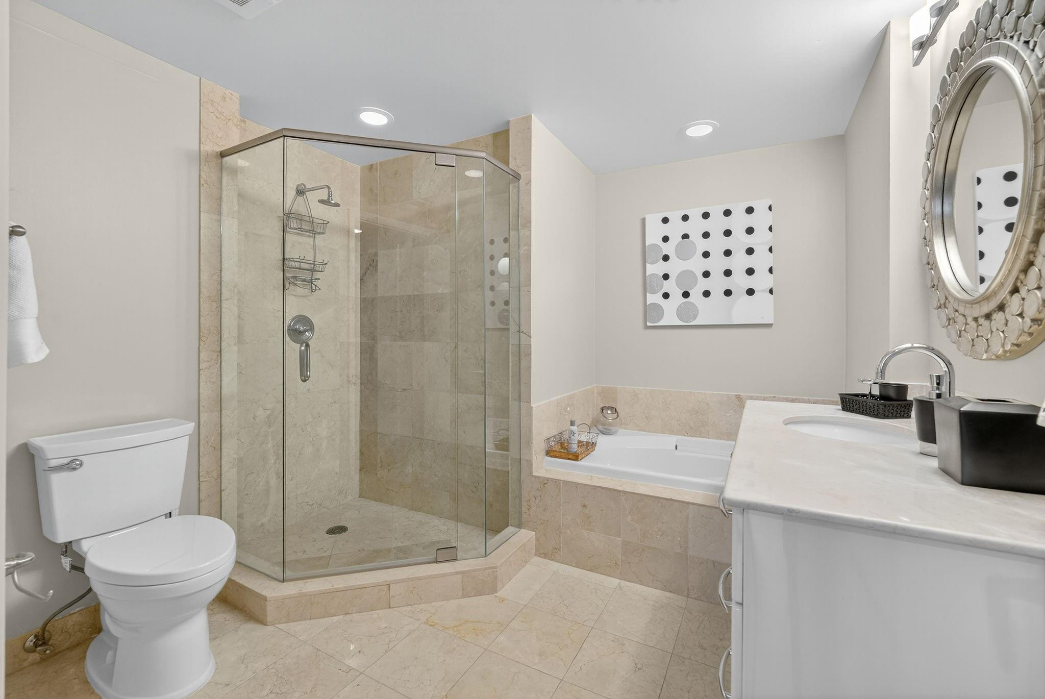 350 LAS OLAS PLACE CONDO - Residential