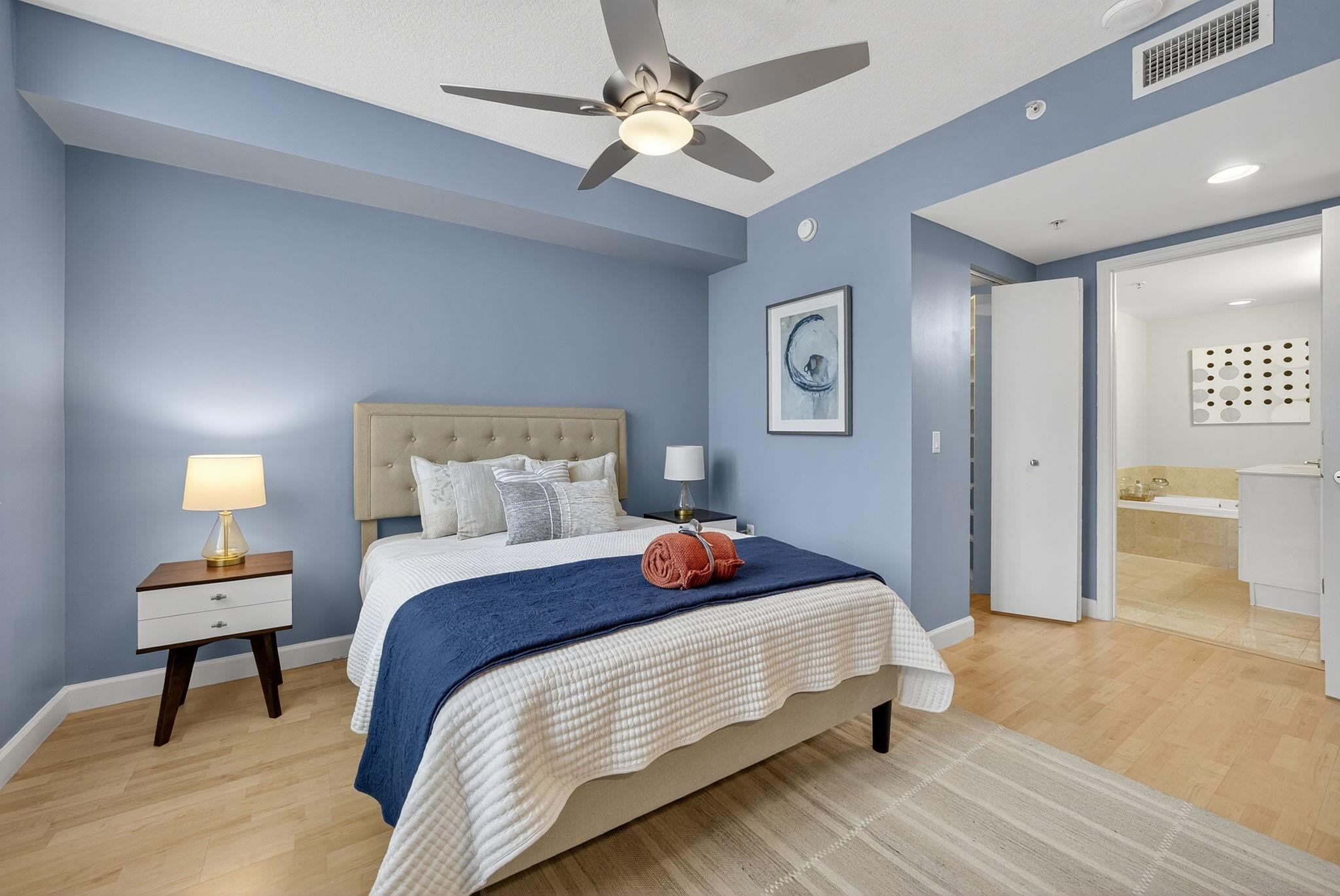 350 LAS OLAS PLACE CONDO - Residential