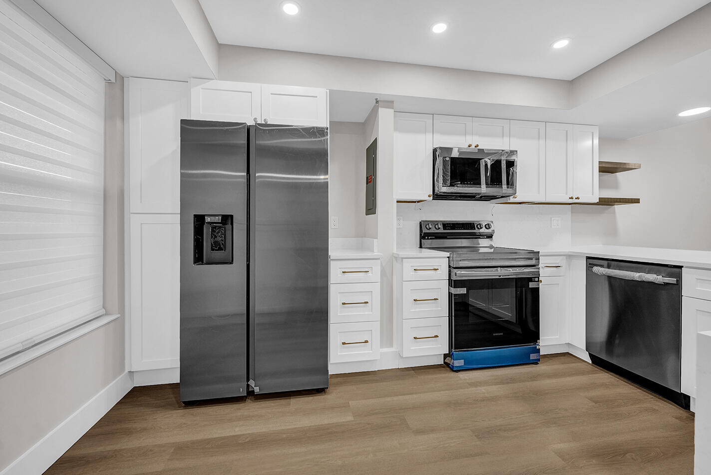 CLUB ROYALE CONDO - Residential