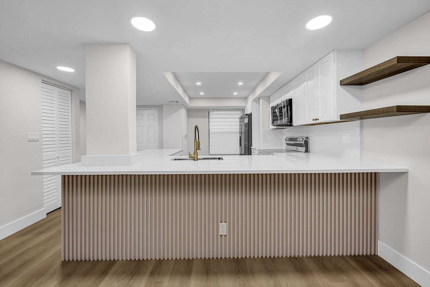 CLUB ROYALE CONDO - Residential