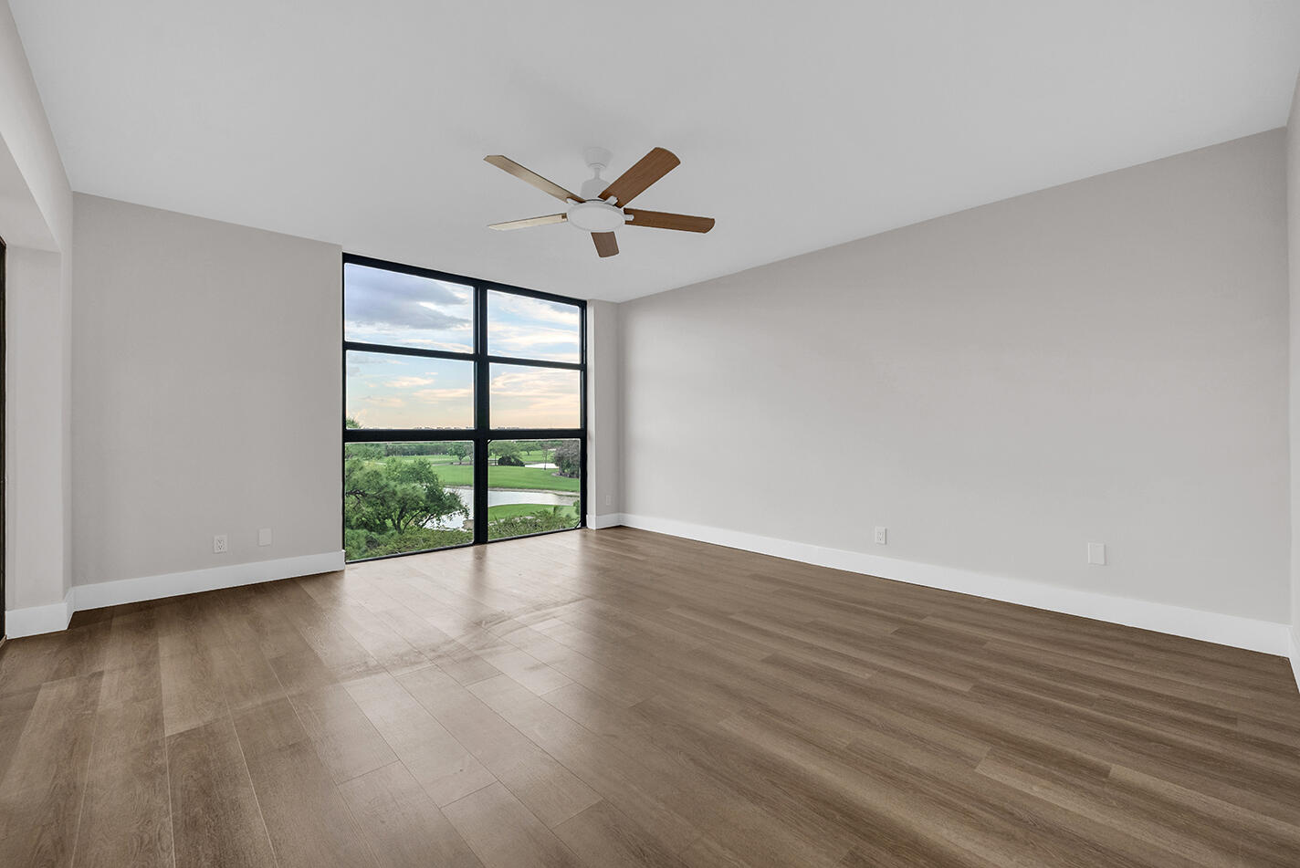 CLUB ROYALE CONDO - Residential