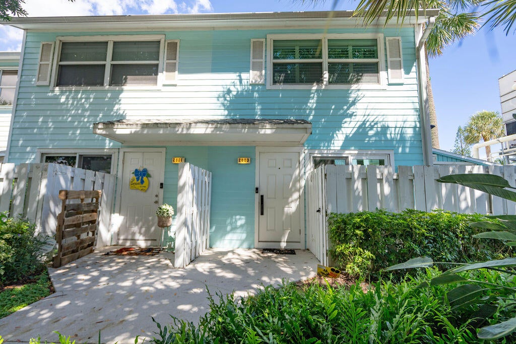2803 NE 15TH Street 2803
