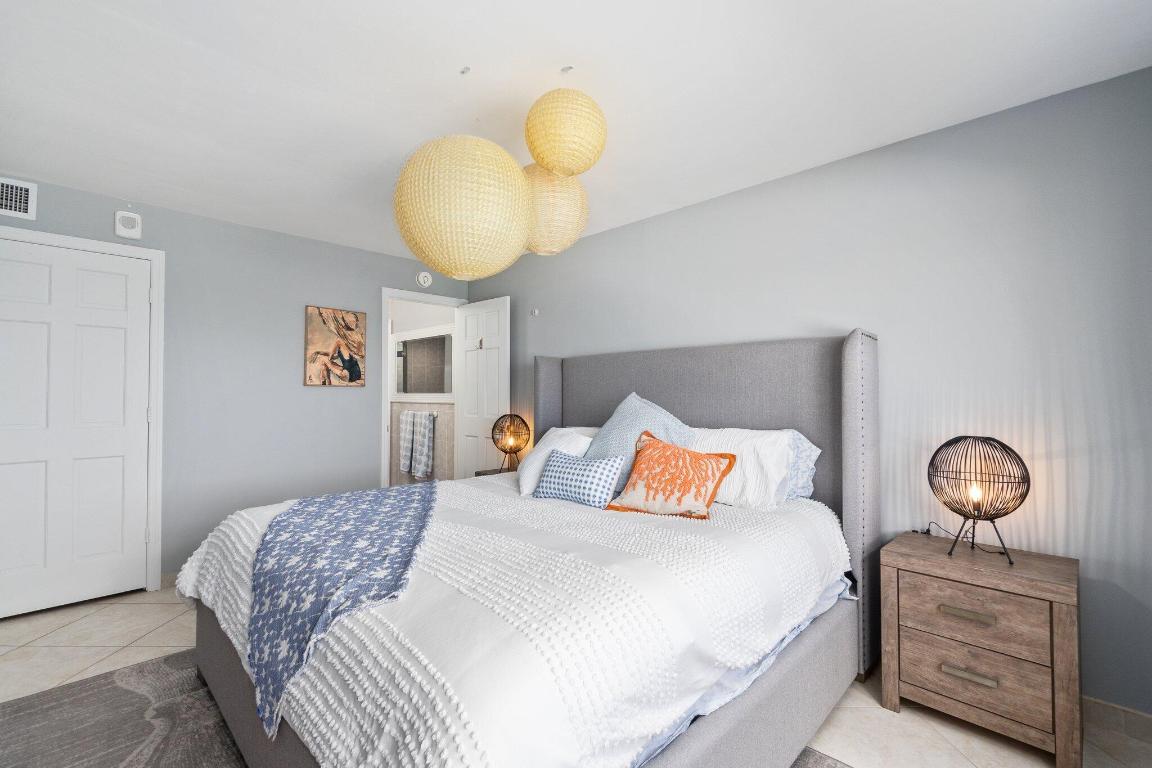 OCEAN HARBOUR SOUTH CONDOMINIUM - Residential