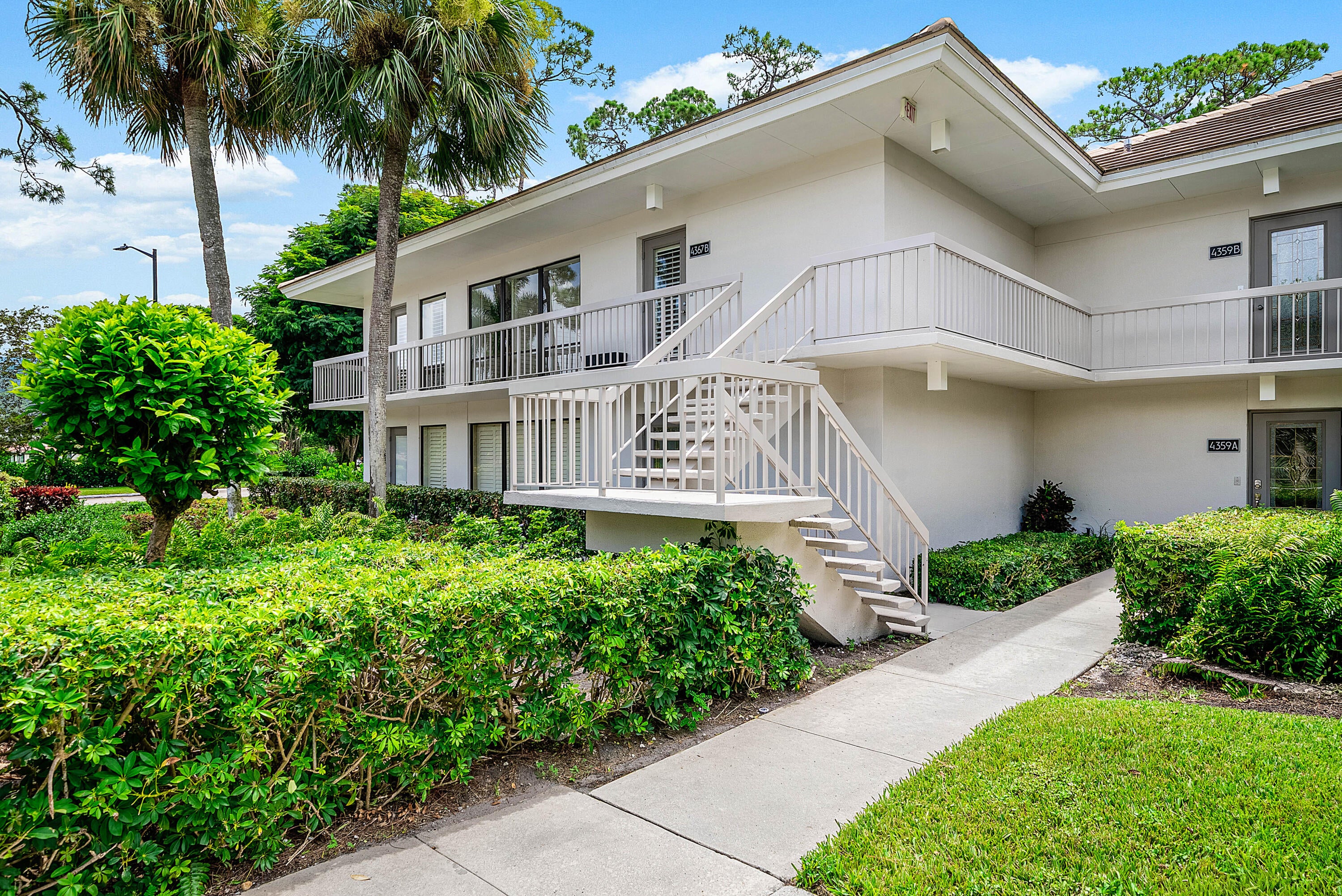 View photos, virtual tours, details... 4367 N QUAIL RIDGE Drive N B