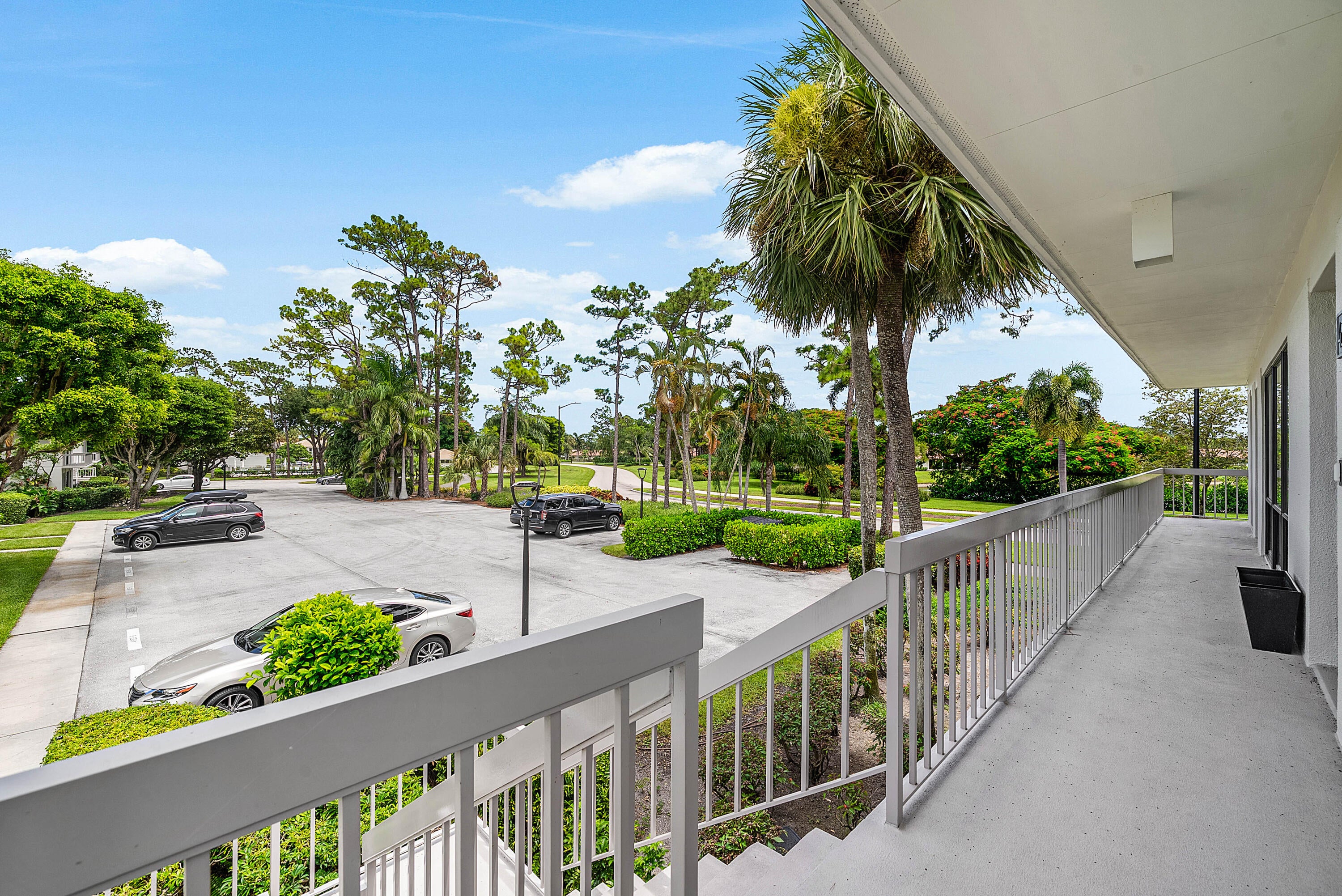 View photos, virtual tours, details... 4367 N QUAIL RIDGE Drive N B