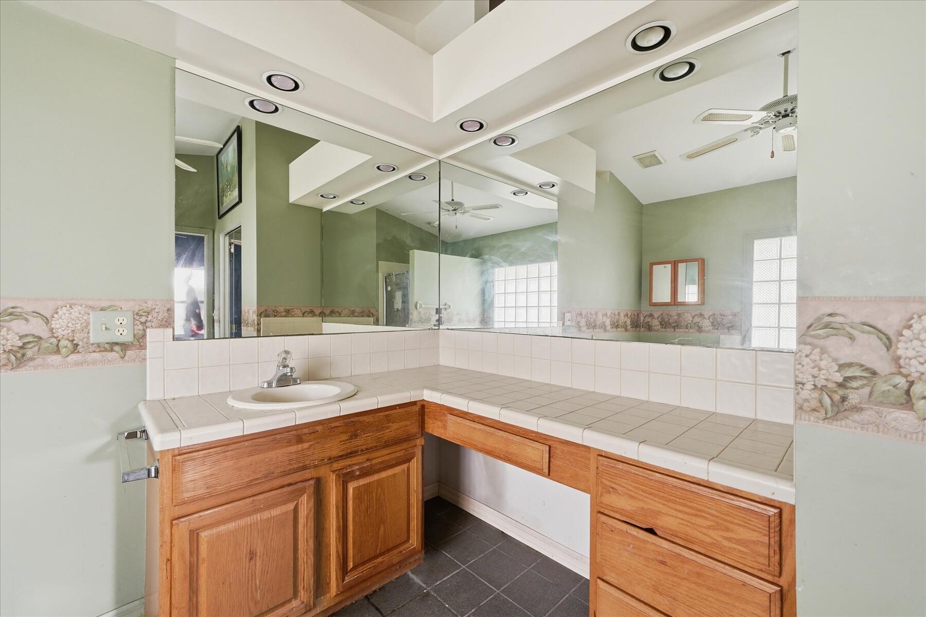 VERO BEACH HIGHLANDS UNIT - Residential