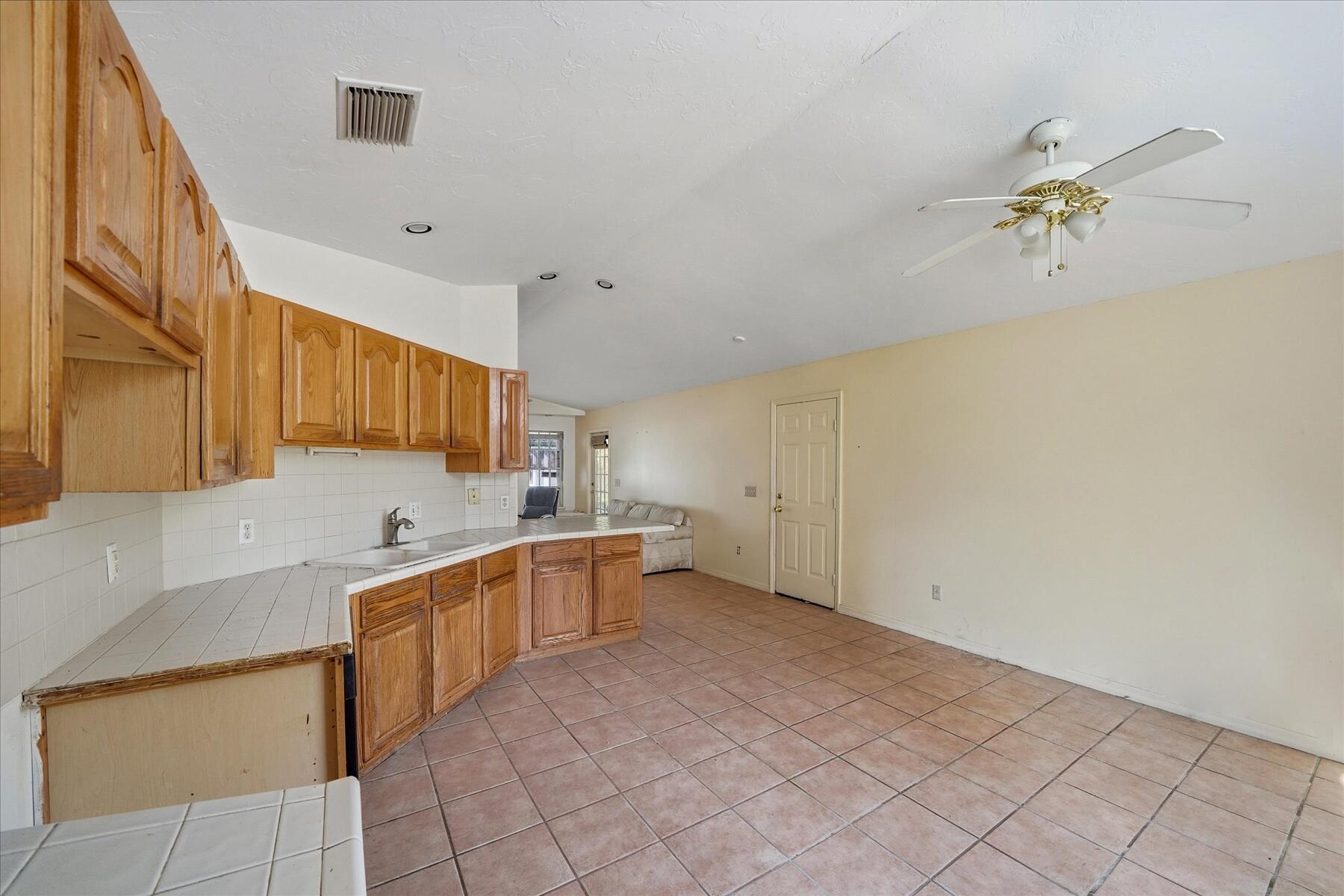 VERO BEACH HIGHLANDS UNIT - Residential