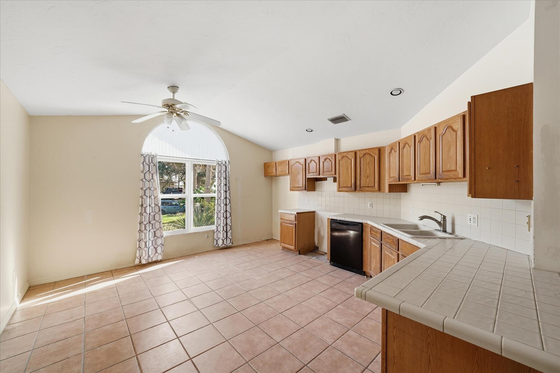 VERO BEACH HIGHLANDS UNIT - Residential