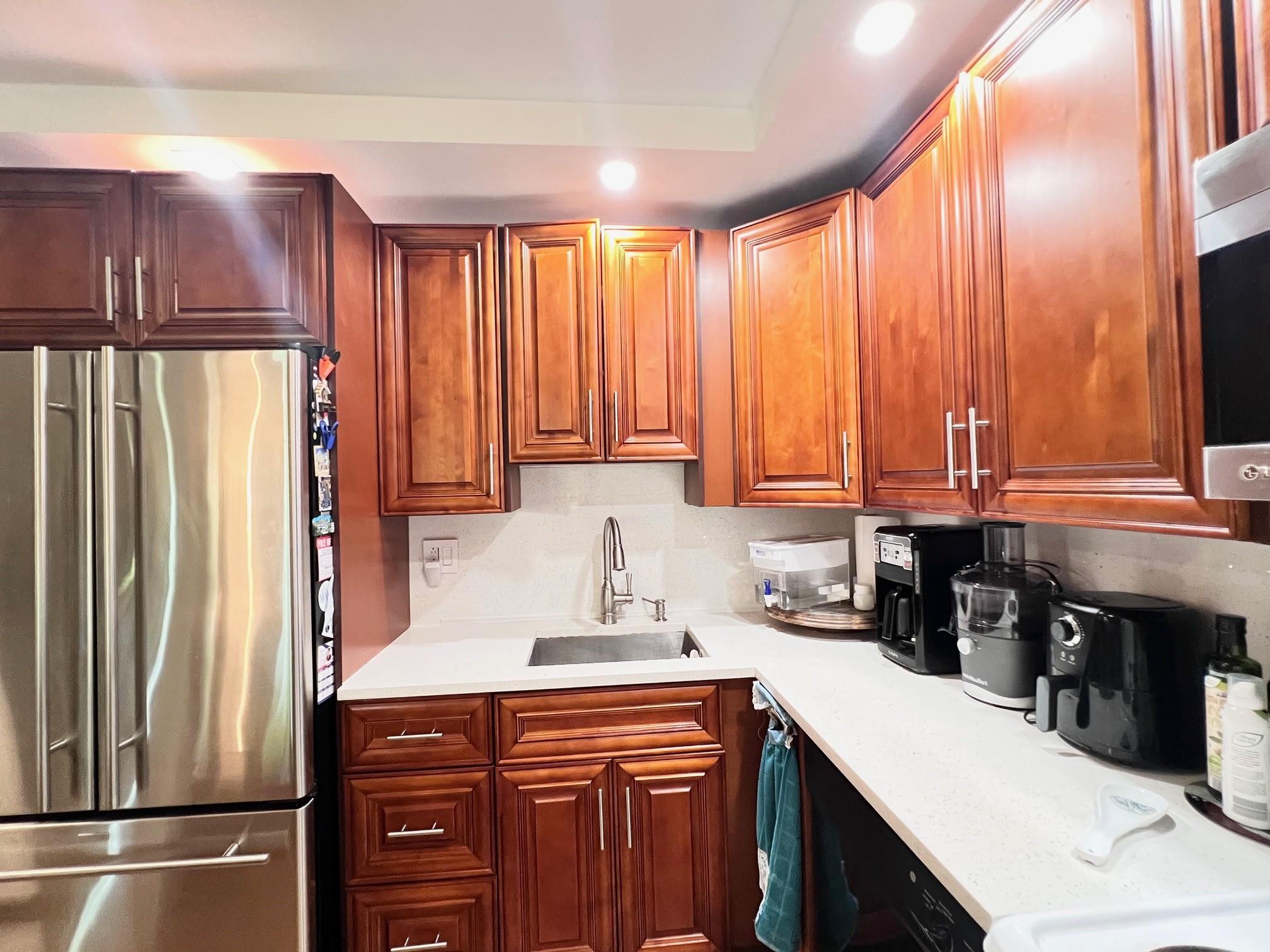 KINGS POINT - Residential
