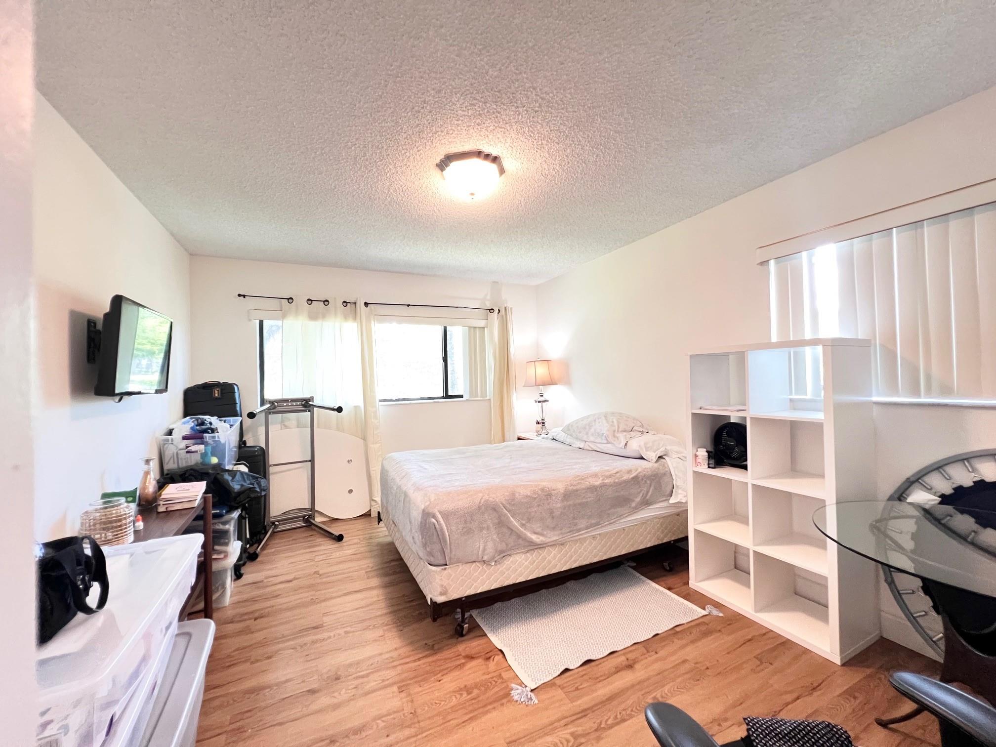 KINGS POINT - Residential