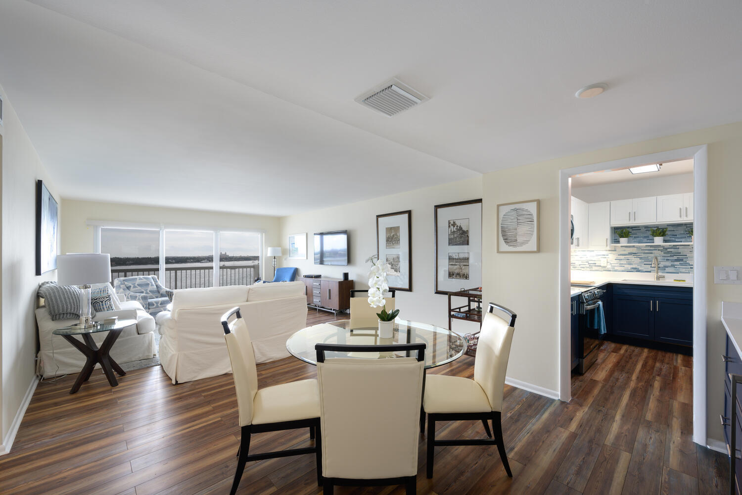 PORTOFINO CONDO PT OF LTS 15 AND 16,JARVIS PAR - Residential Lease
