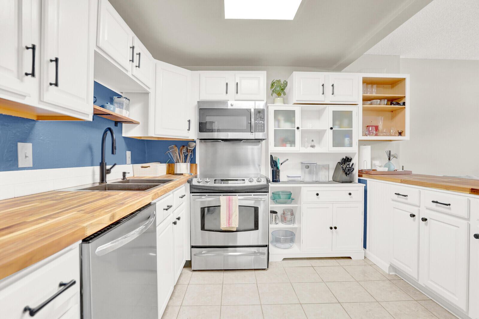 CAMBRIDGE A CONDO - Residential Lease