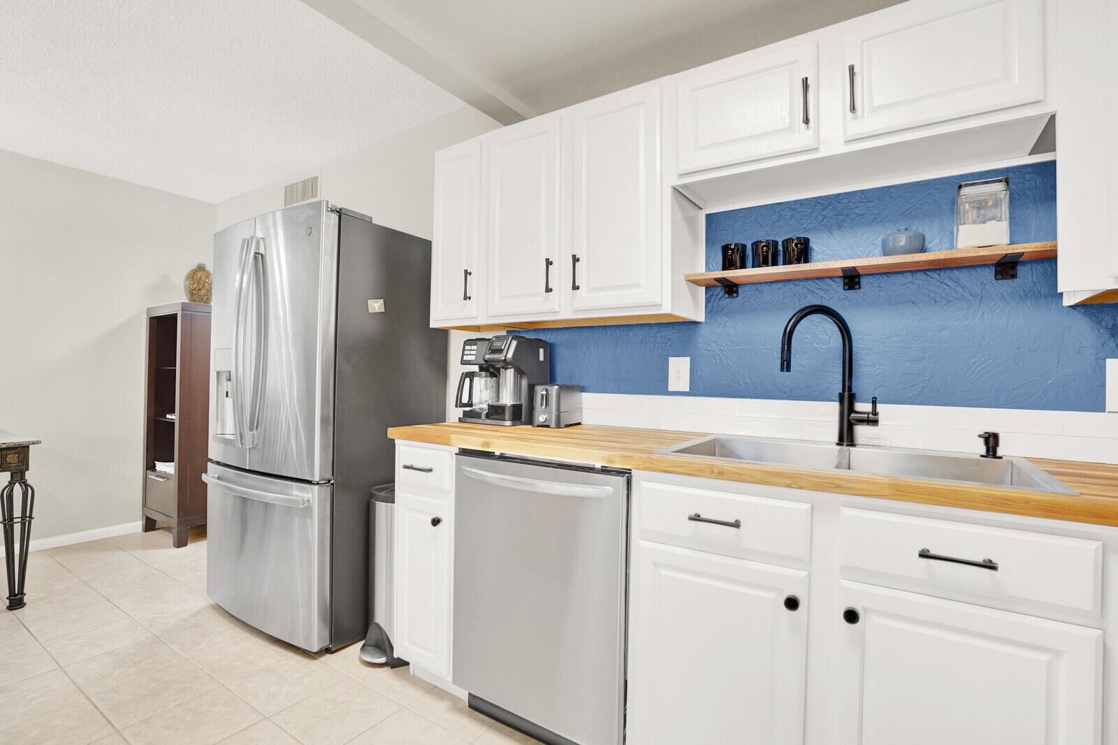 CAMBRIDGE A CONDO - Residential Lease