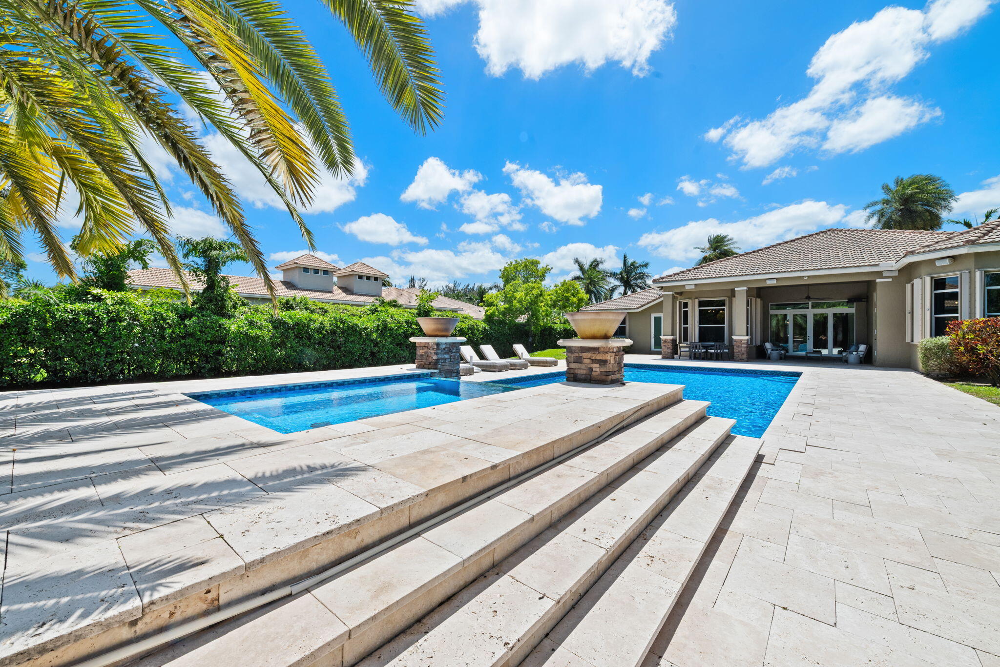 SIGNATURE ESTATES - Residential