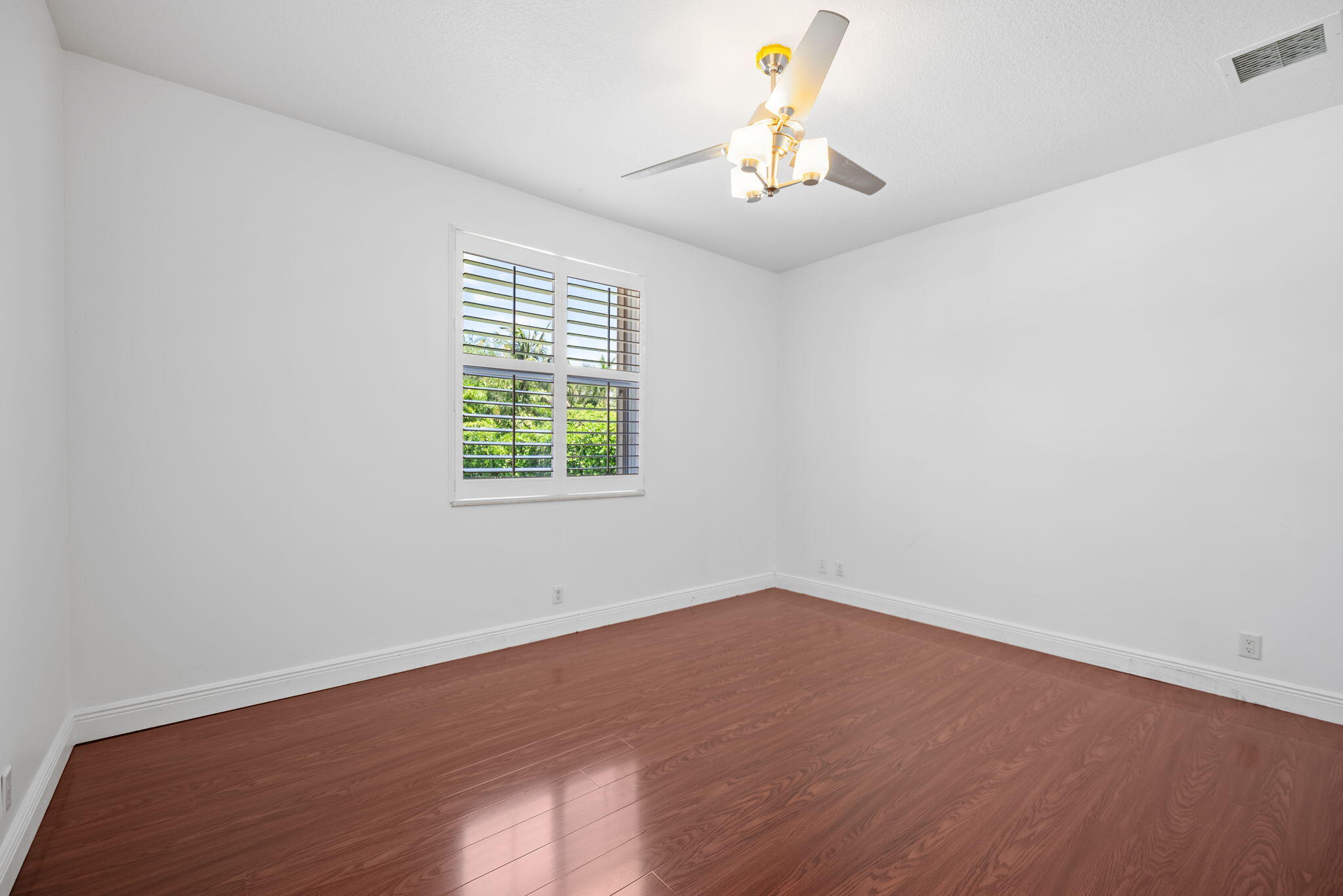 SIGNATURE ESTATES - Residential