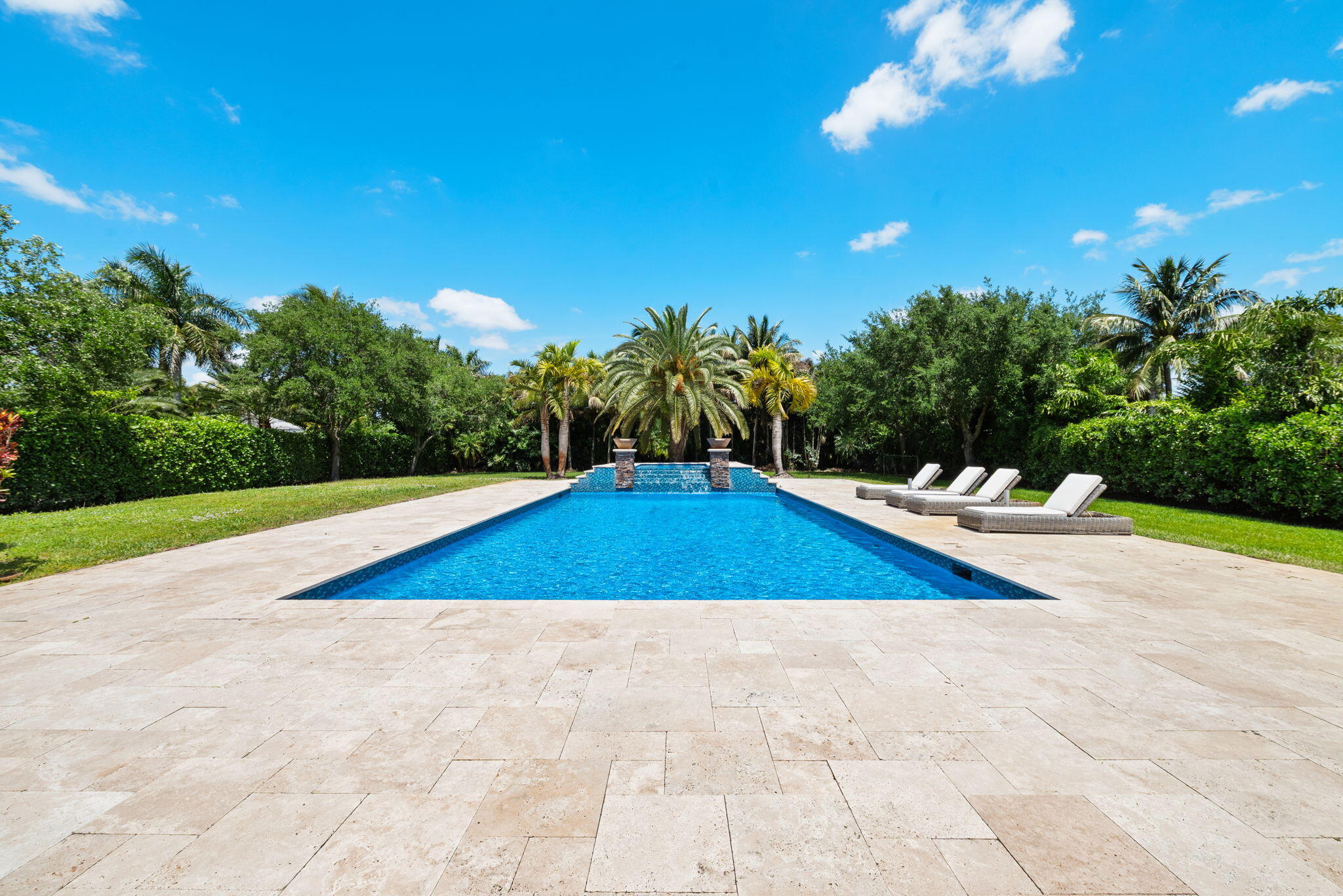 SIGNATURE ESTATES - Residential
