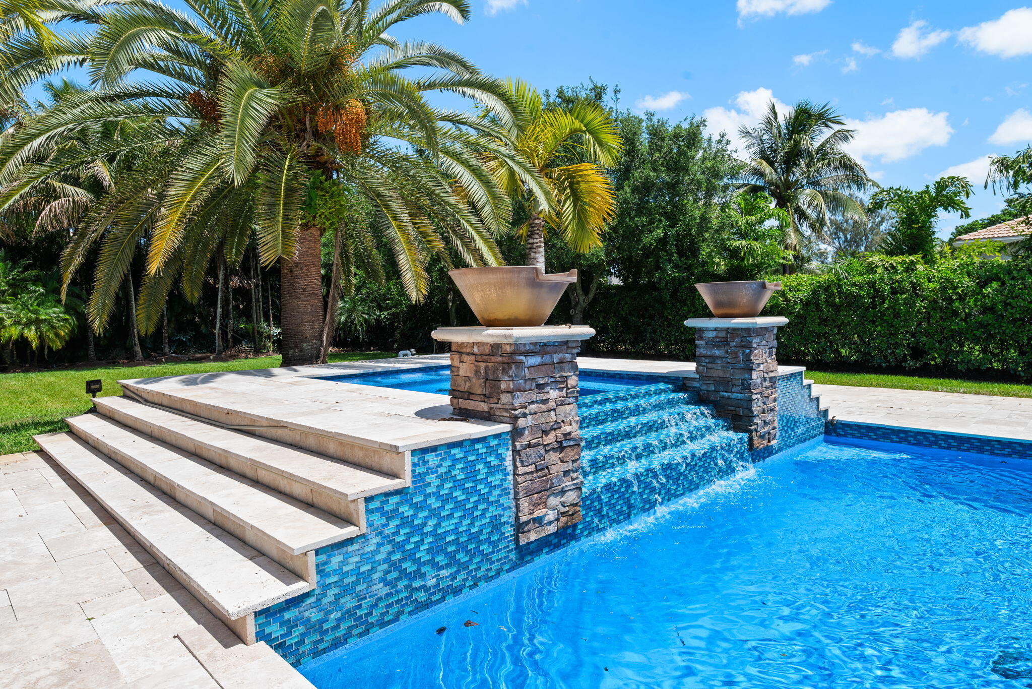 SIGNATURE ESTATES - Residential