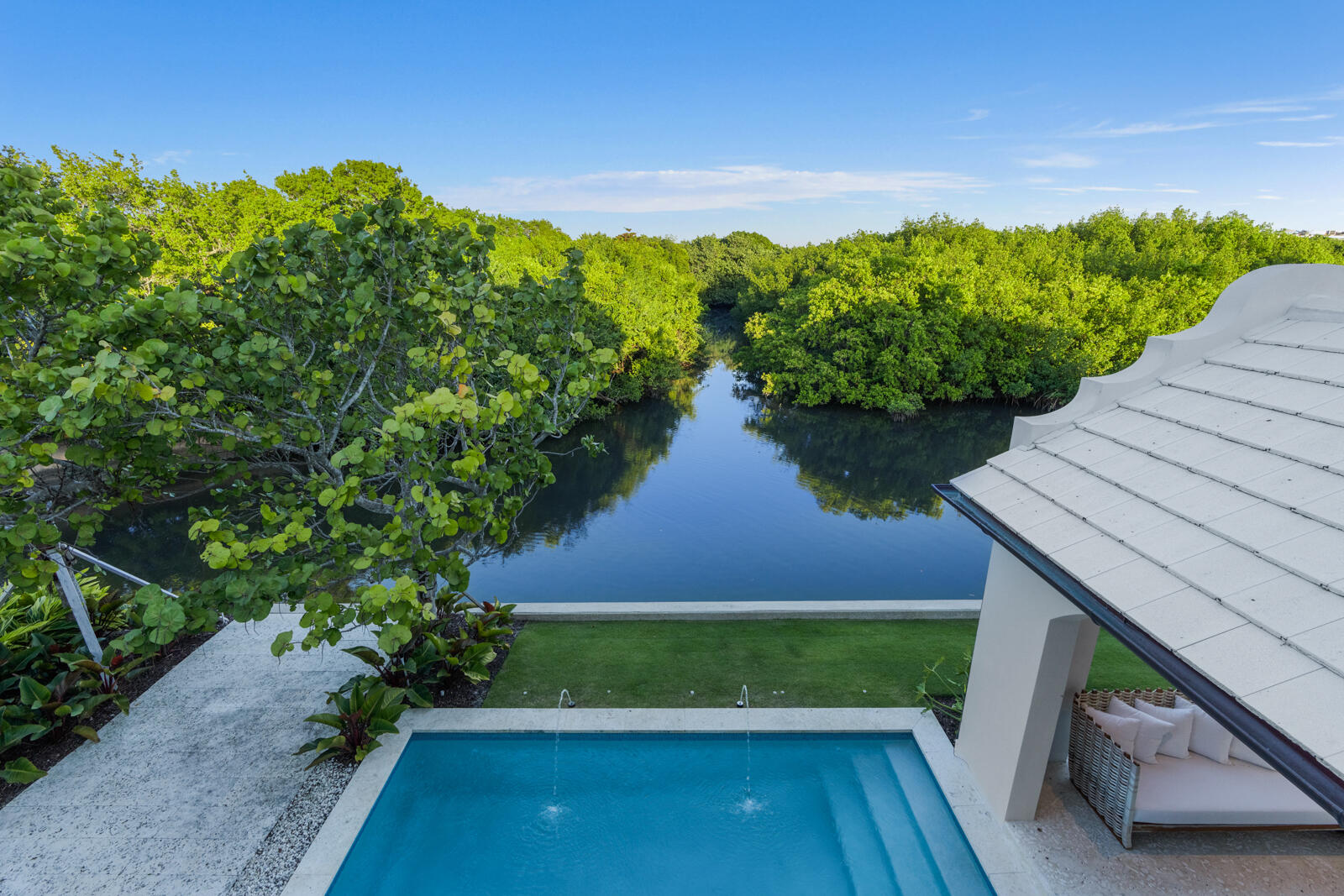 IBIS ISLE - Residential