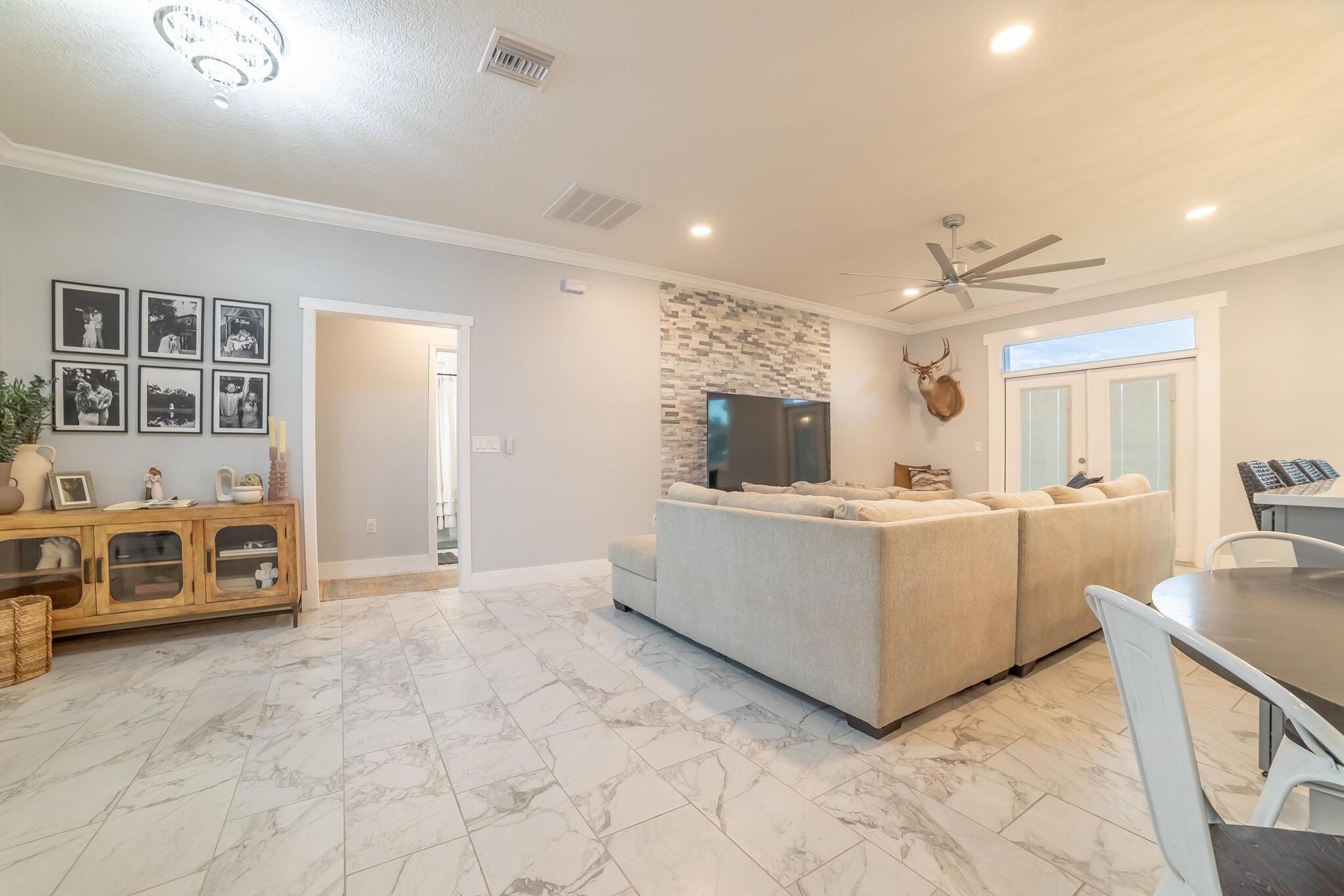 EDGEWATER ACRES - Residential