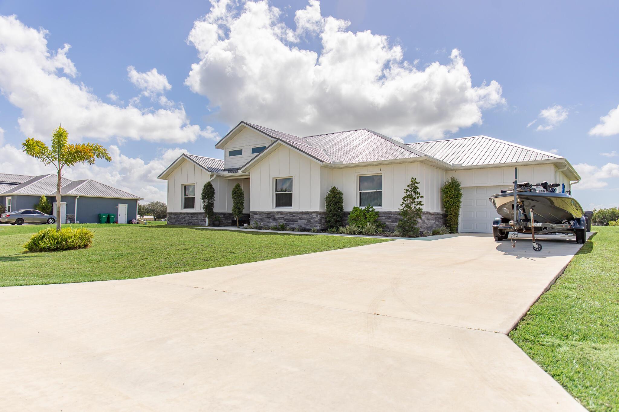EDGEWATER ACRES - Residential