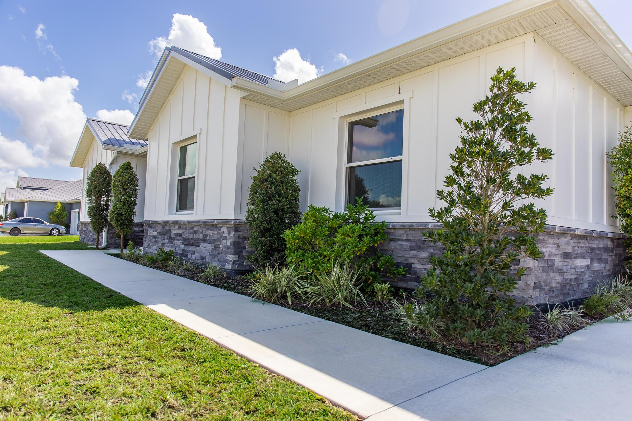 EDGEWATER ACRES - Residential
