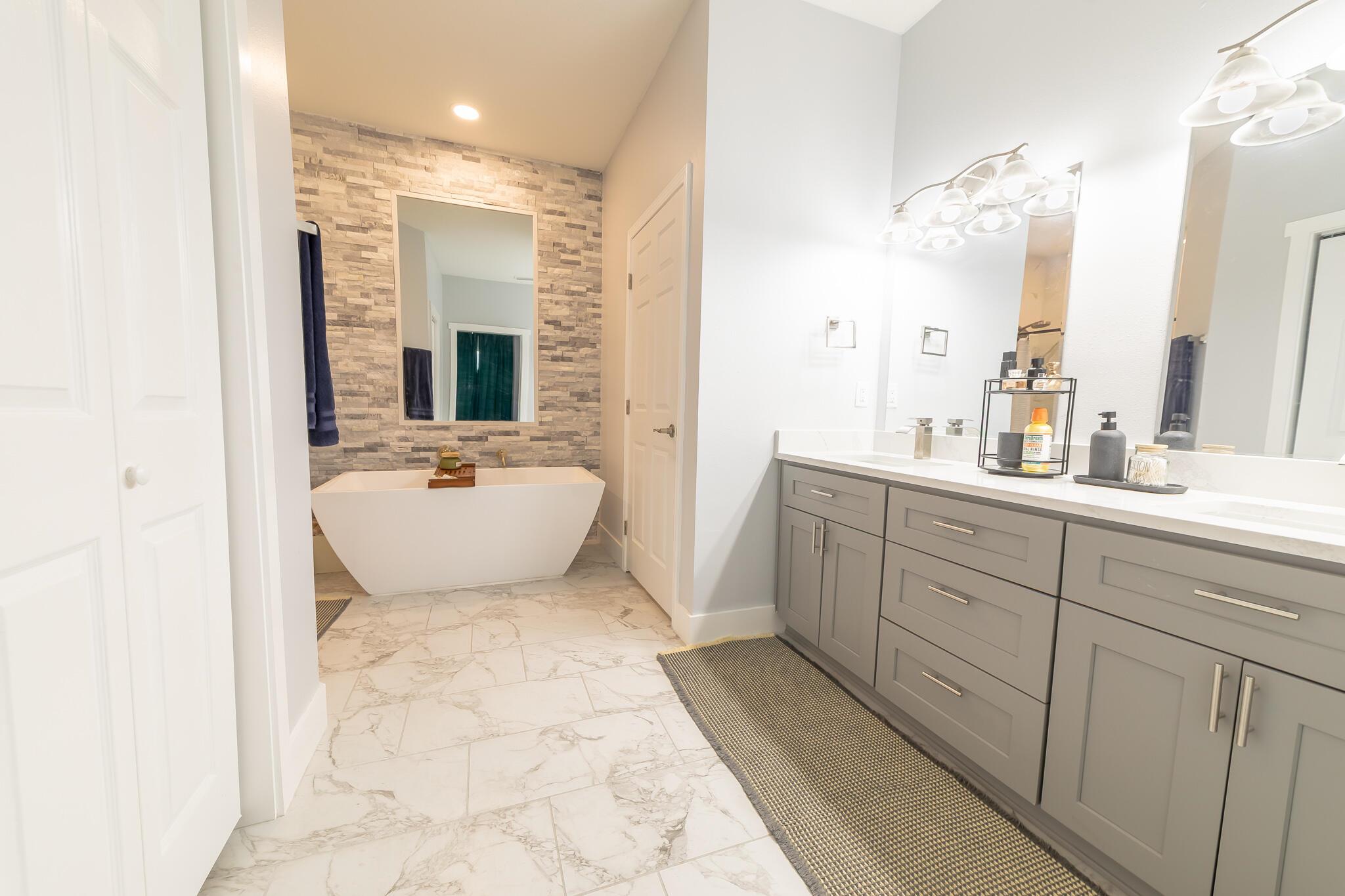 EDGEWATER ACRES - Residential