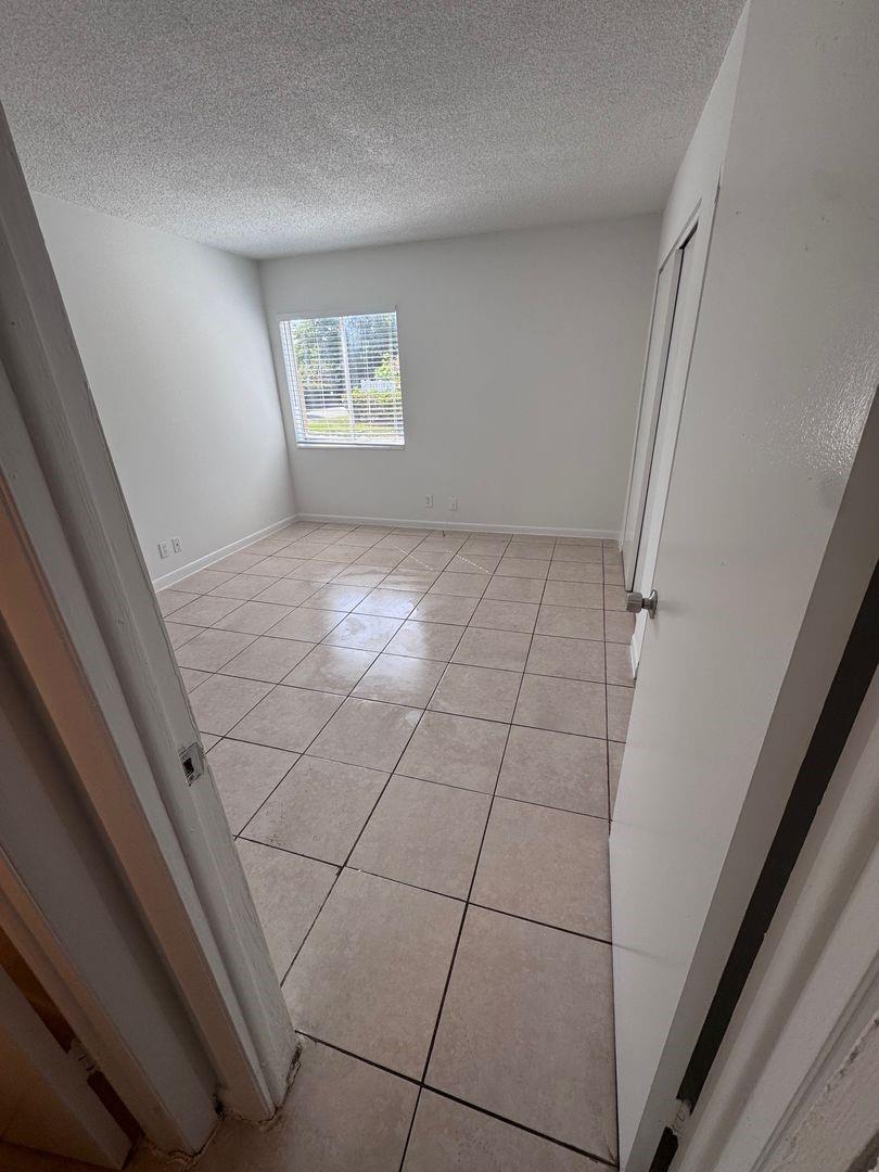 515 S Sequoia Dr 104