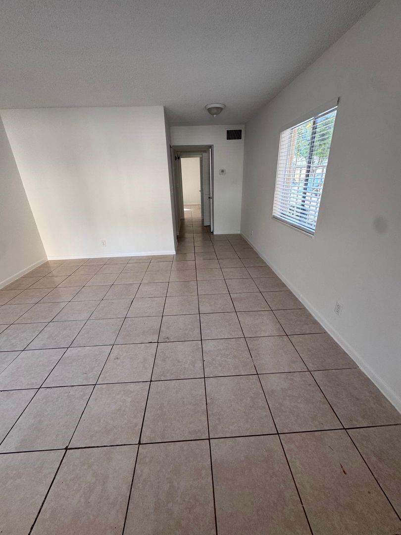 515 S Sequoia Dr 104