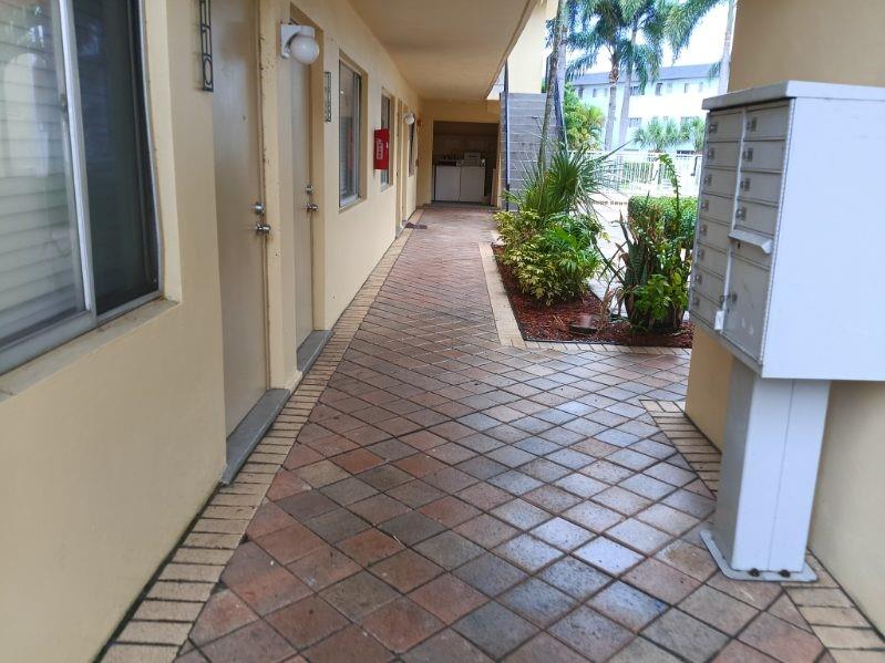 515 S Sequoia Dr 104