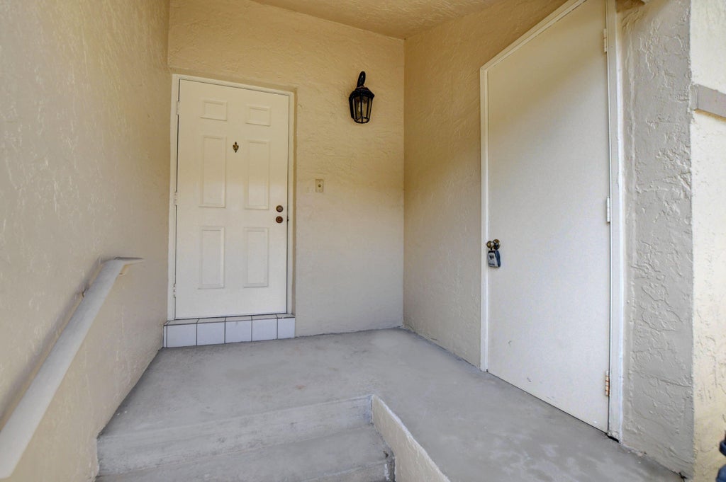 Photo of 6725 Via Regina, Boca Raton, FL 33433 (MLS # R11018160)