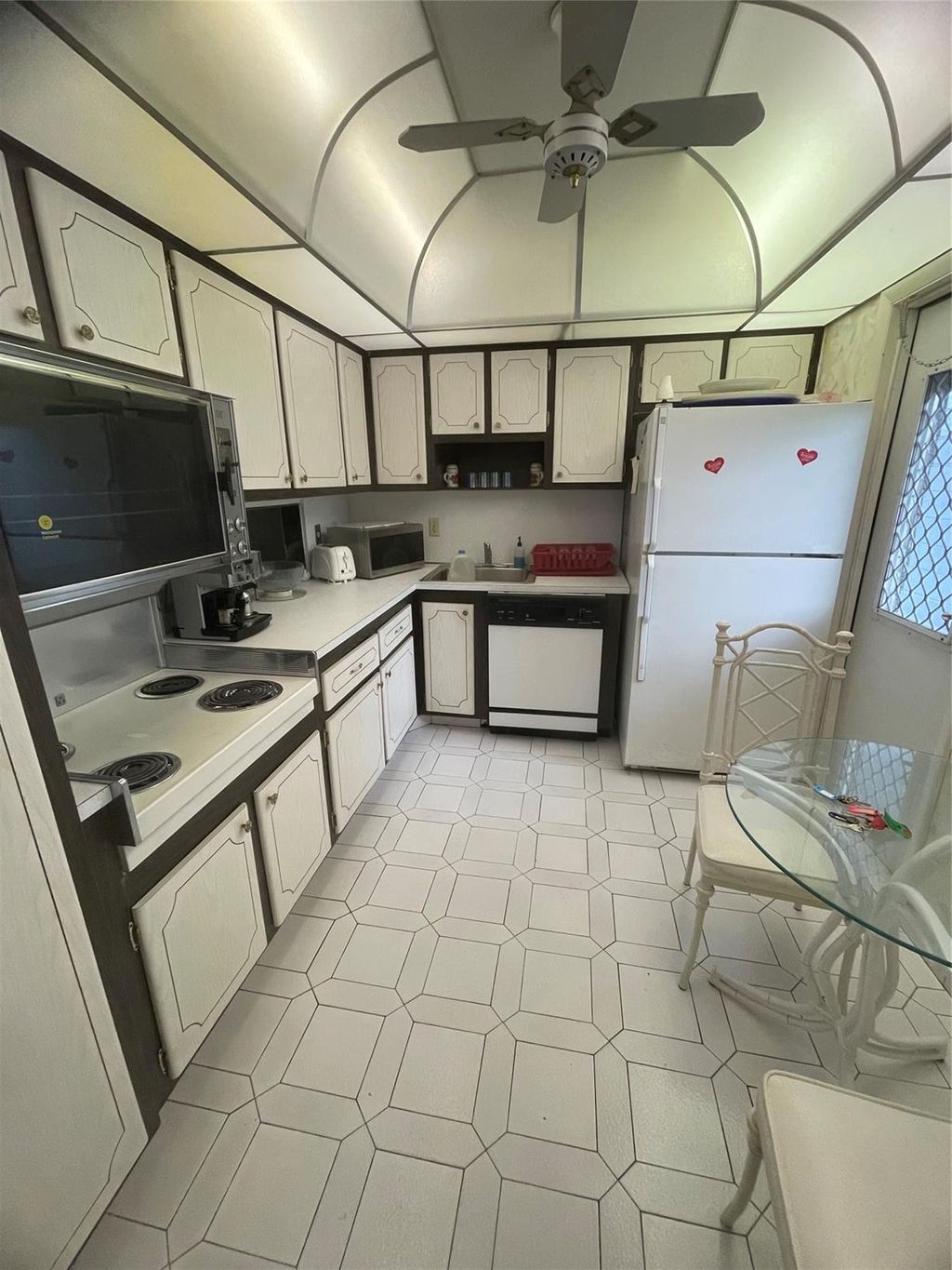 Photo of 604 NE 2nd St #231, Dania Beach, FL 33004 (MLS # F10540865)