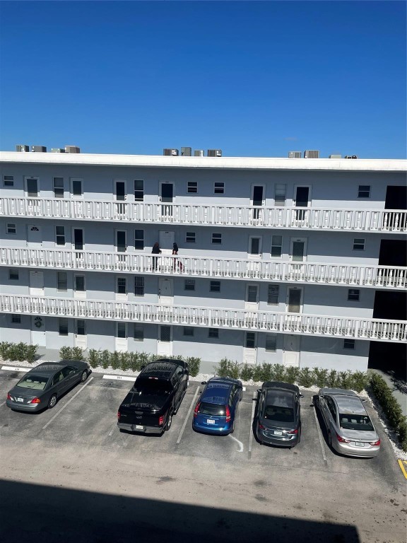 Danians North Condo - Residential