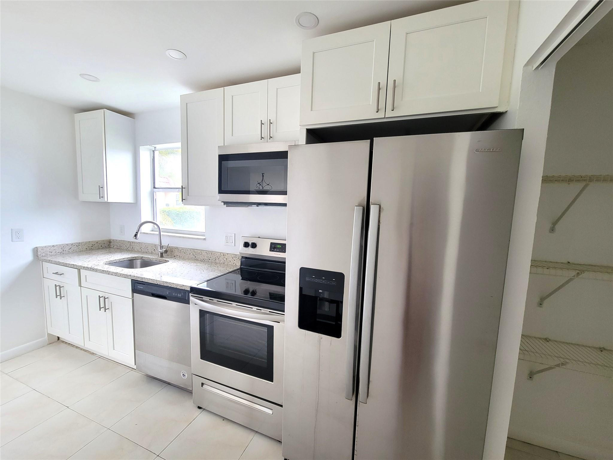 Golden Lakes Village Cond - Residential Lease