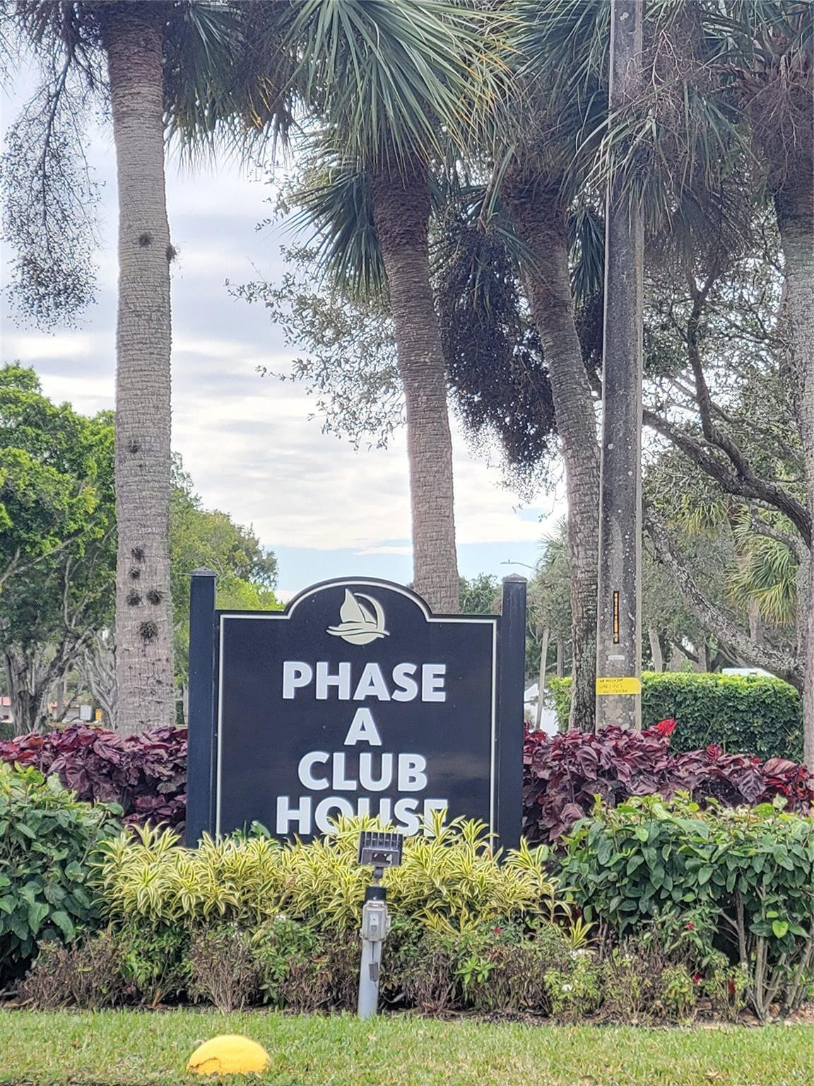 Golden Lakes Village Cond - Residential Lease