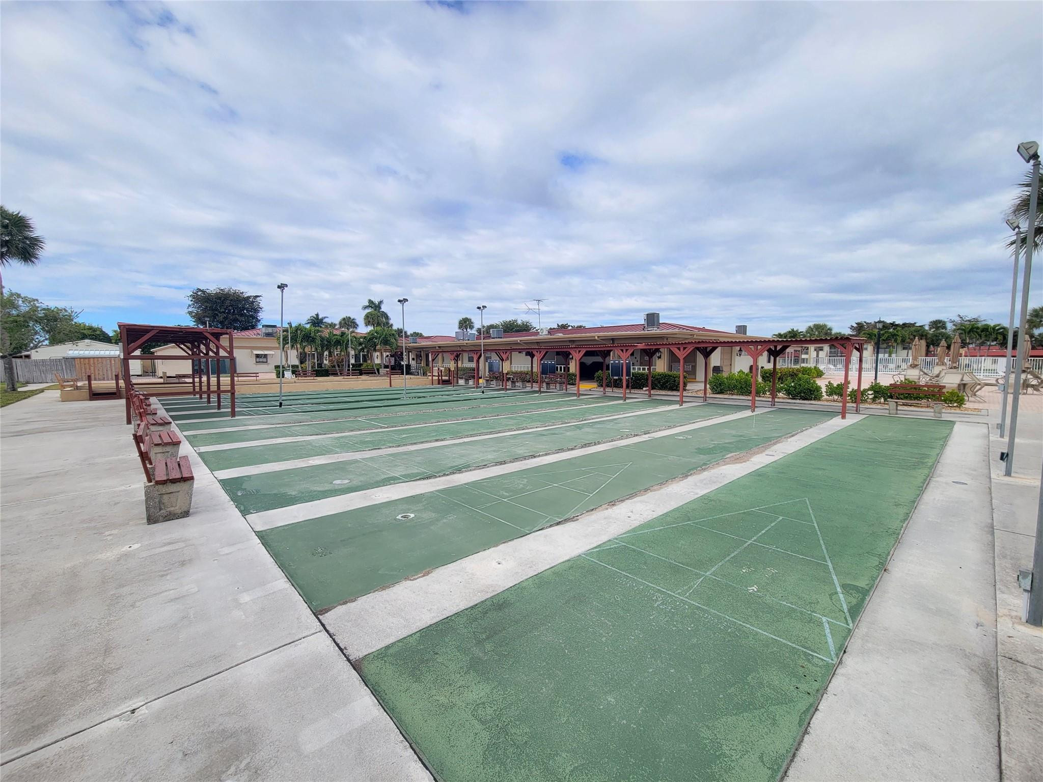 Golden Lakes Village Cond - Residential Lease