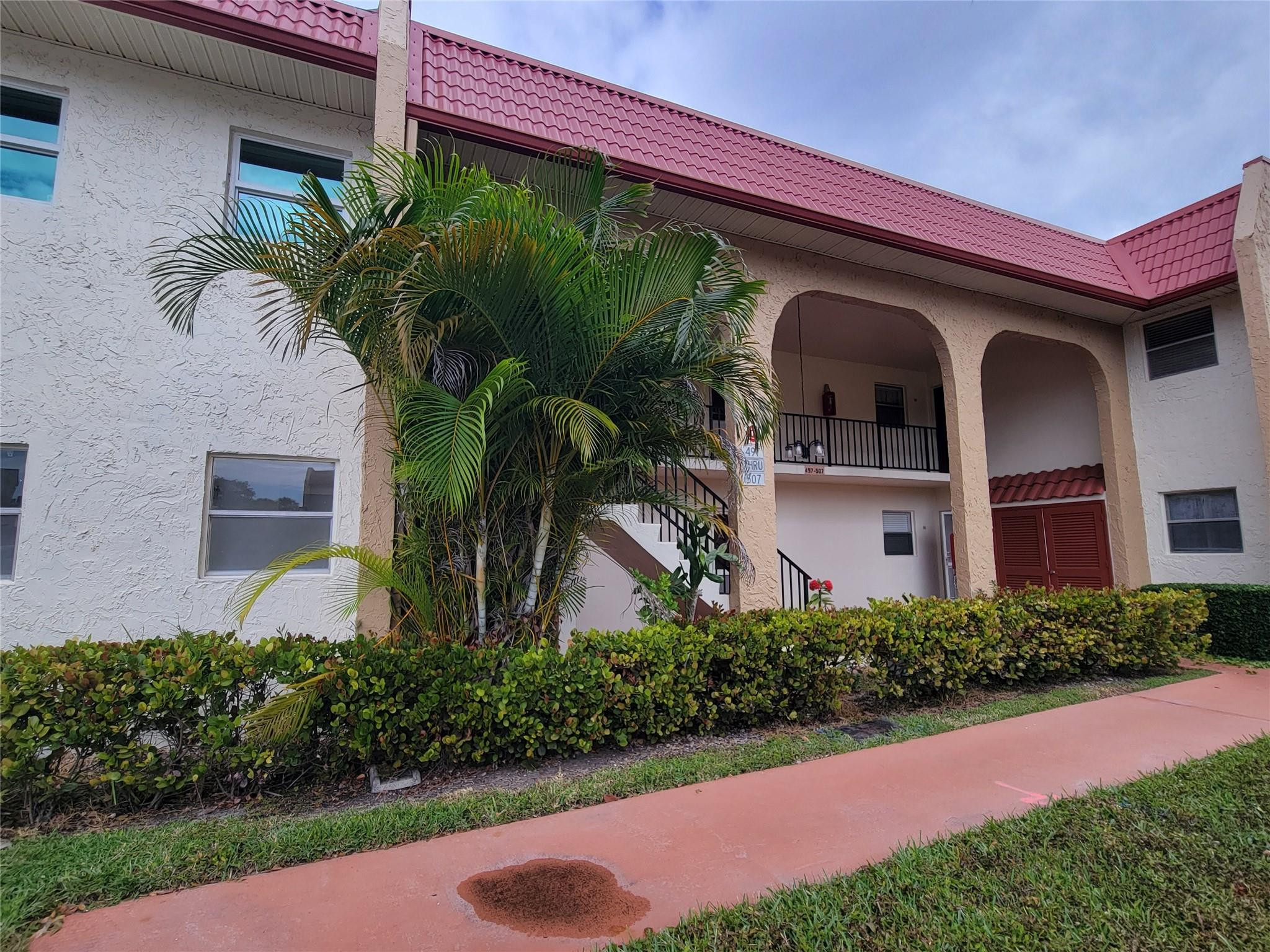 Golden Lakes Village Cond - Residential Lease