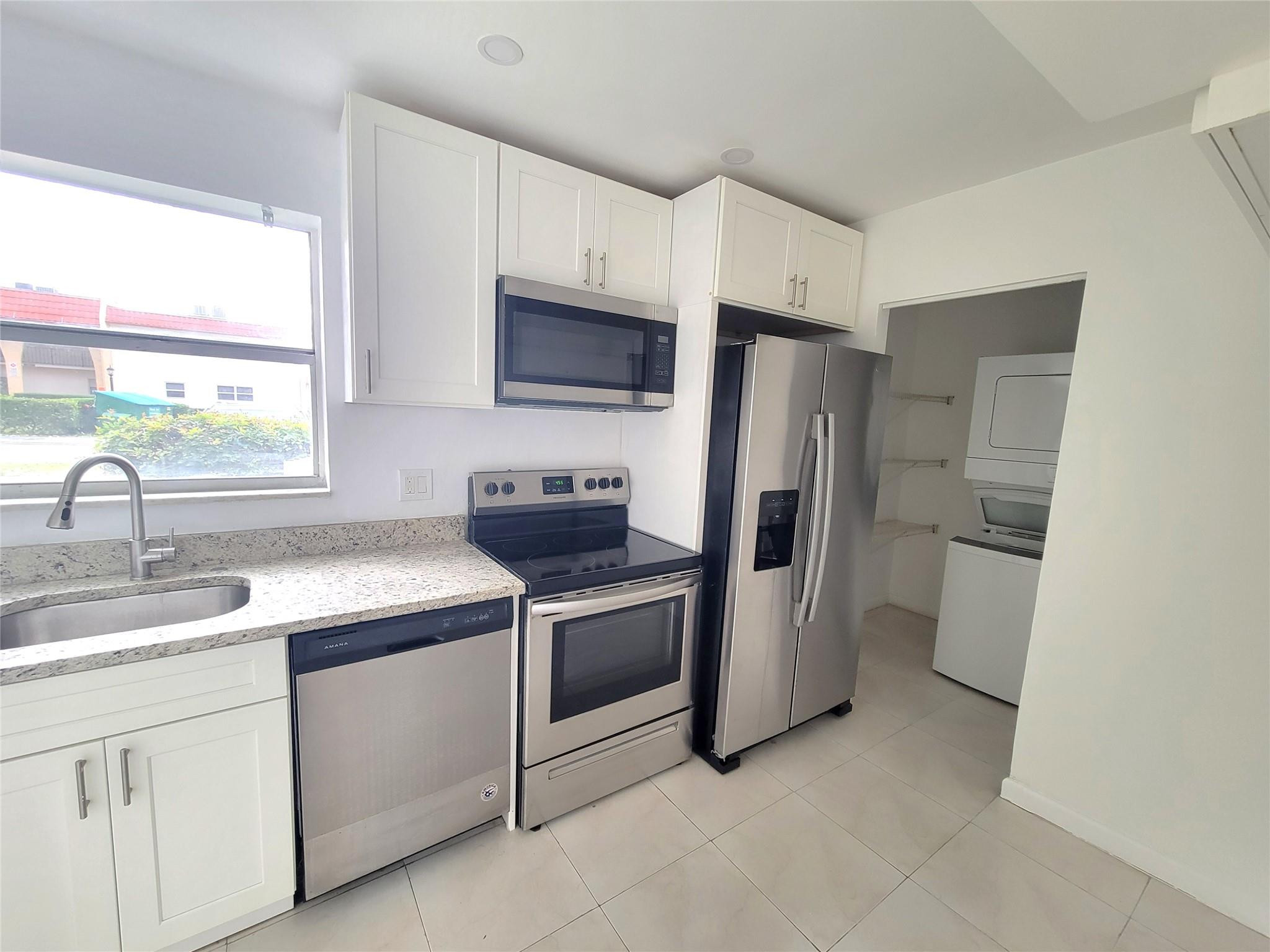 Golden Lakes Village Cond - Residential Lease